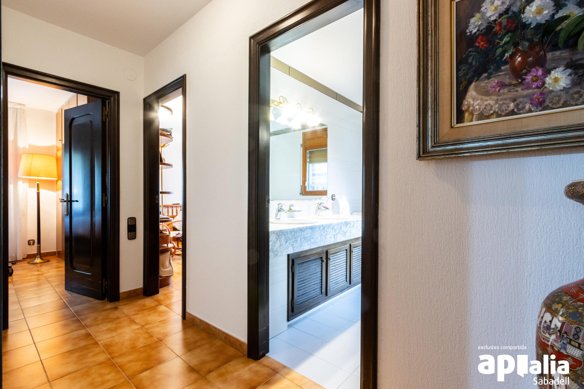 FALGUERAS IMMOBILIÀRIA   VENDA DE CASA A 4 VENTS...