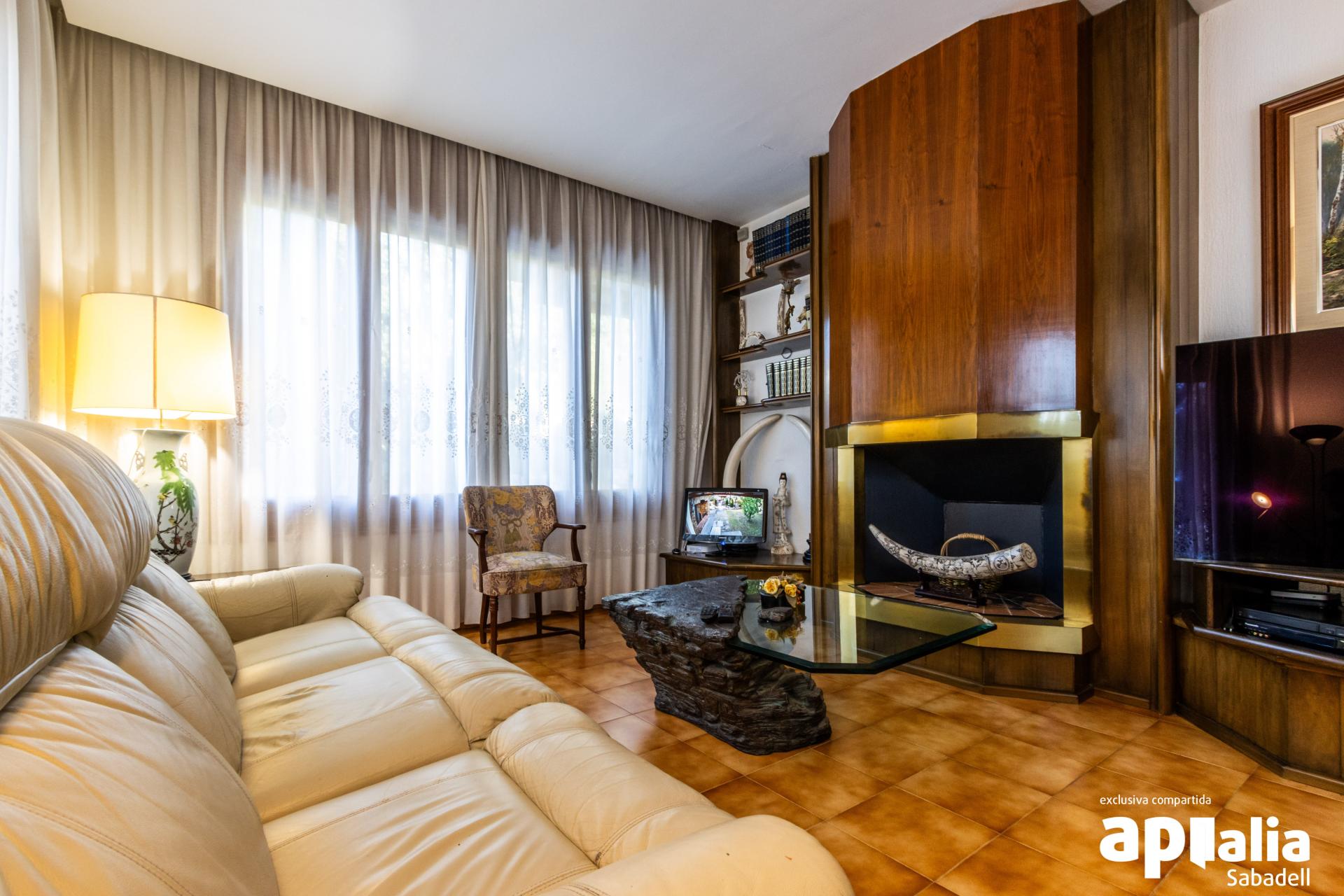 FALGUERAS IMMOBILIÀRIA   VENDA DE CASA A 4 VENTS...