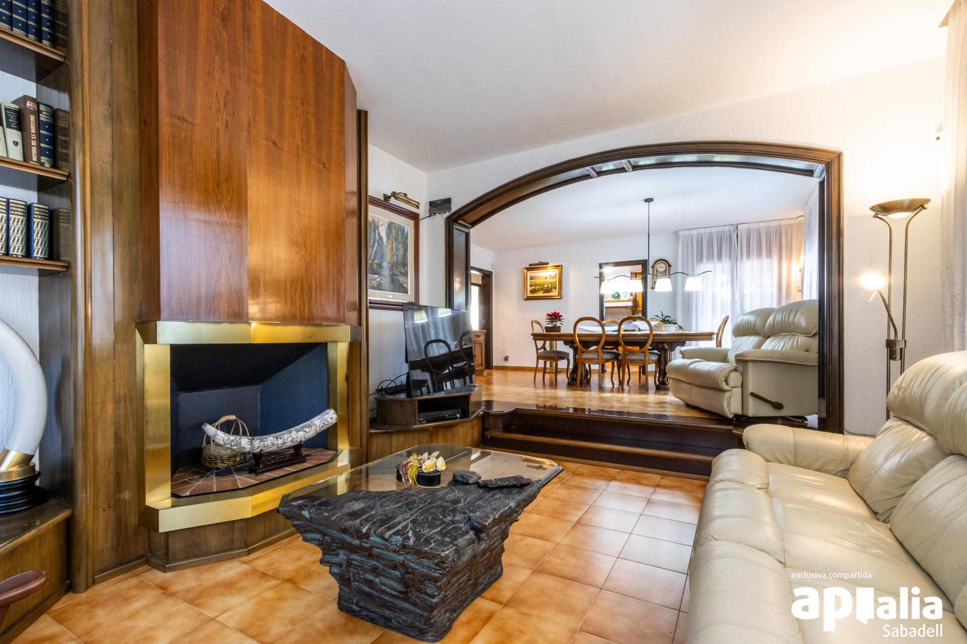 FALGUERAS IMMOBILIÀRIA   VENDA DE CASA A 4 VENTS...