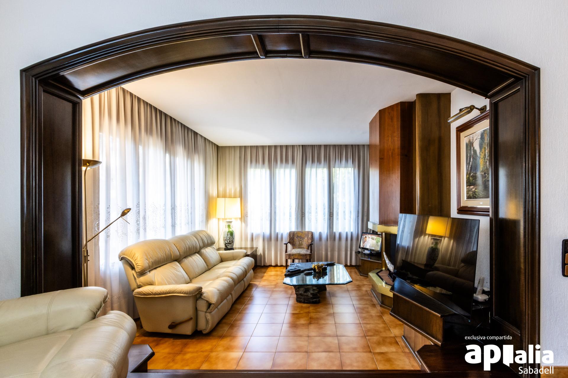 FALGUERAS IMMOBILIÀRIA   VENDA DE CASA A 4 VENTS...