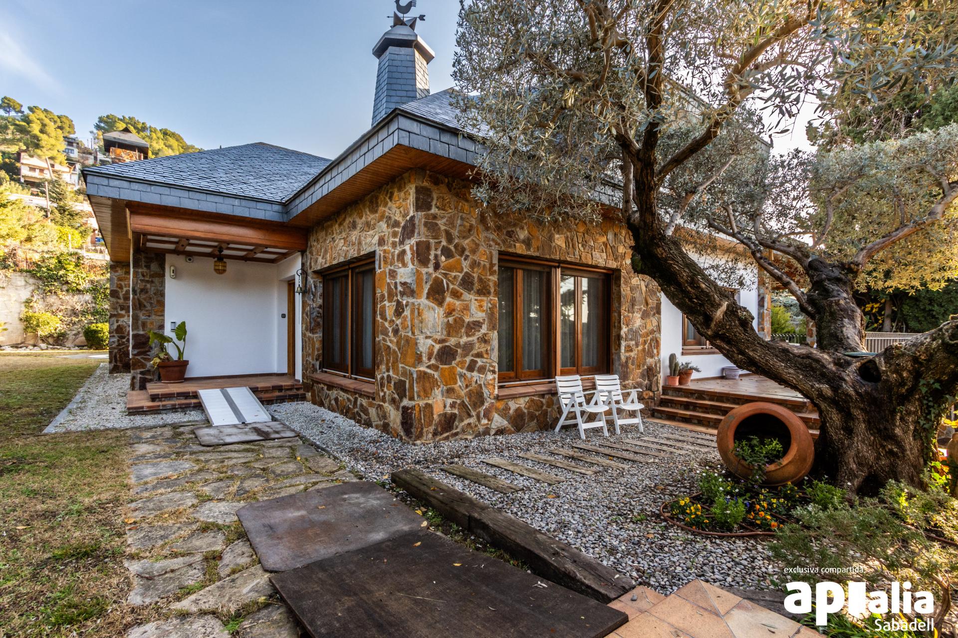 FALGUERAS IMMOBILIÀRIA   VENDA DE CASA A 4 VENTS...