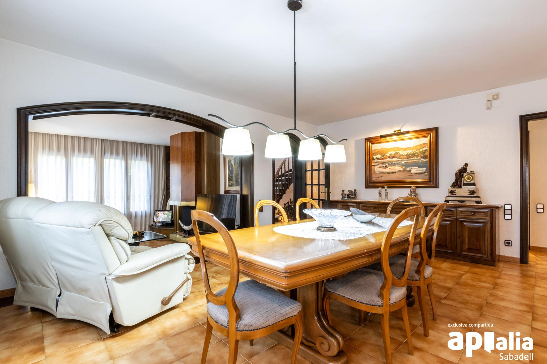 FALGUERAS IMMOBILIÀRIA   VENDA DE CASA A 4 VENTS...