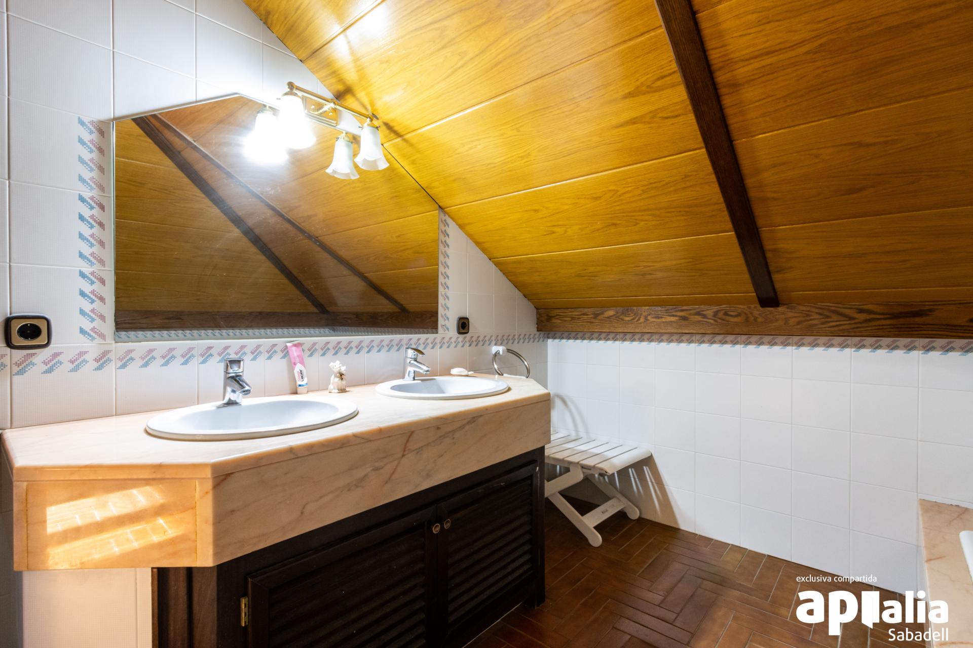 FALGUERAS IMMOBILIÀRIA   VENDA DE CASA A 4 VENTS...