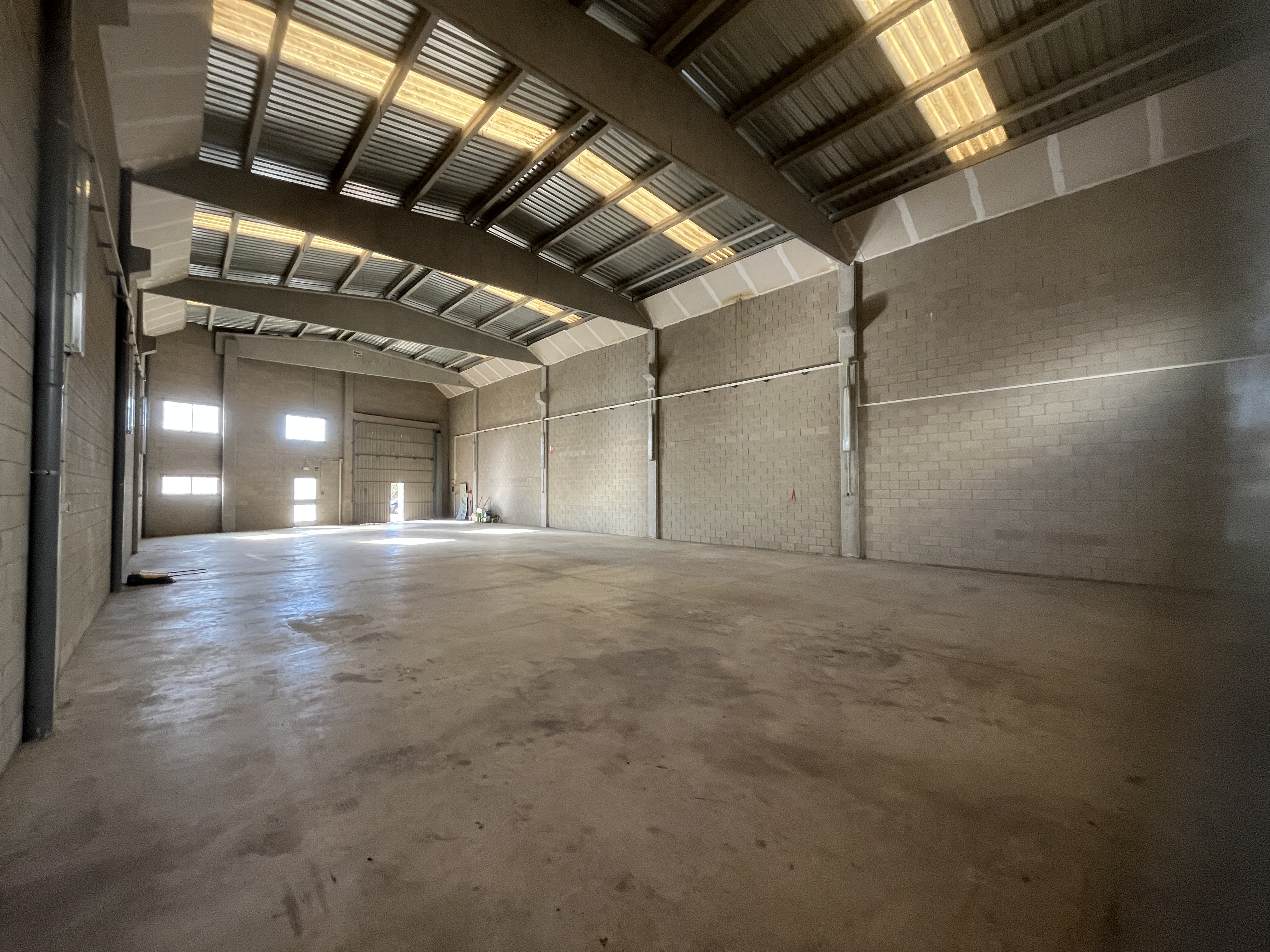 nau-industrial en cornella-del-terri ·  2200€