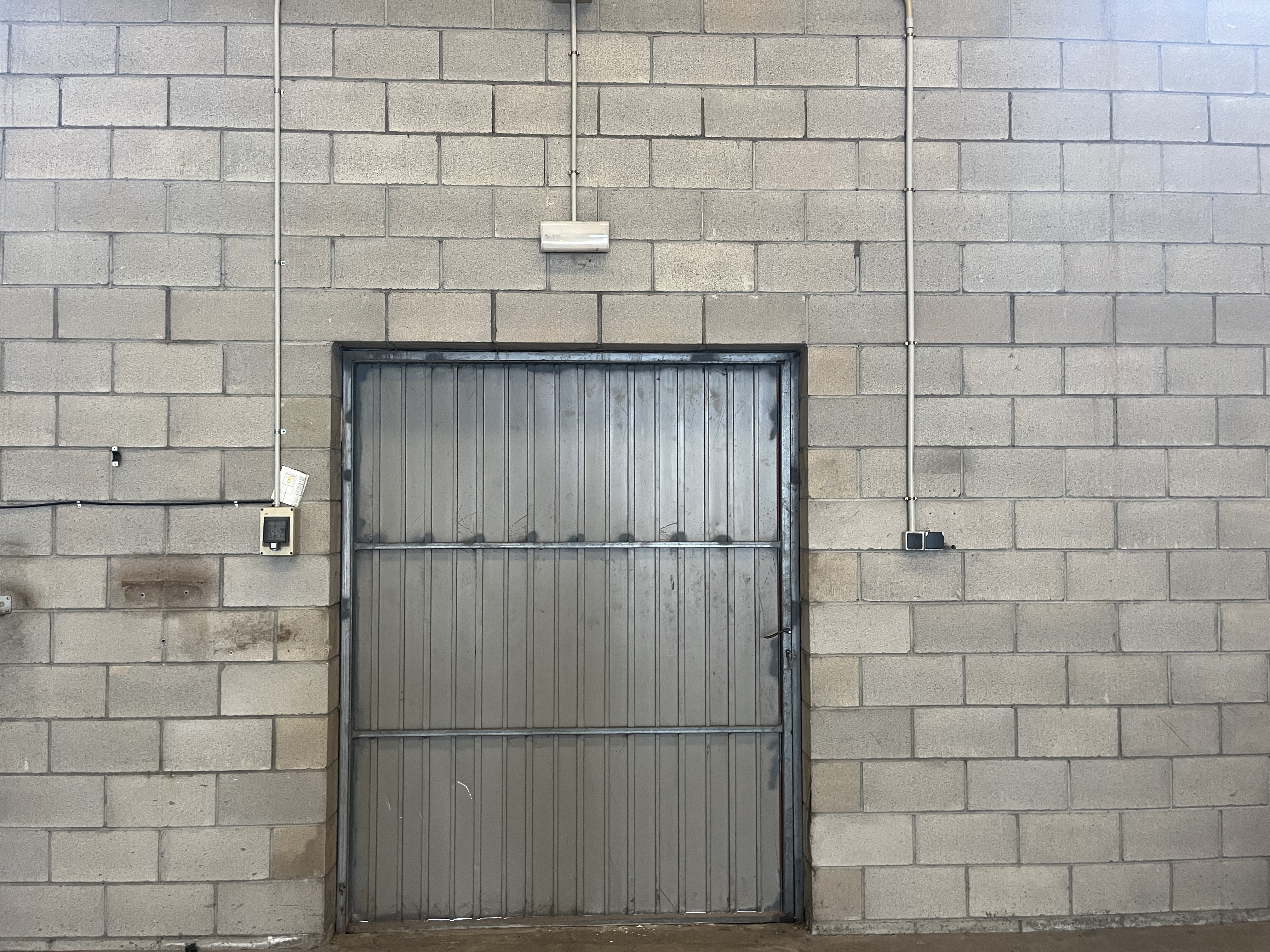 nau-industrial en cornella-del-terri ·  2200€