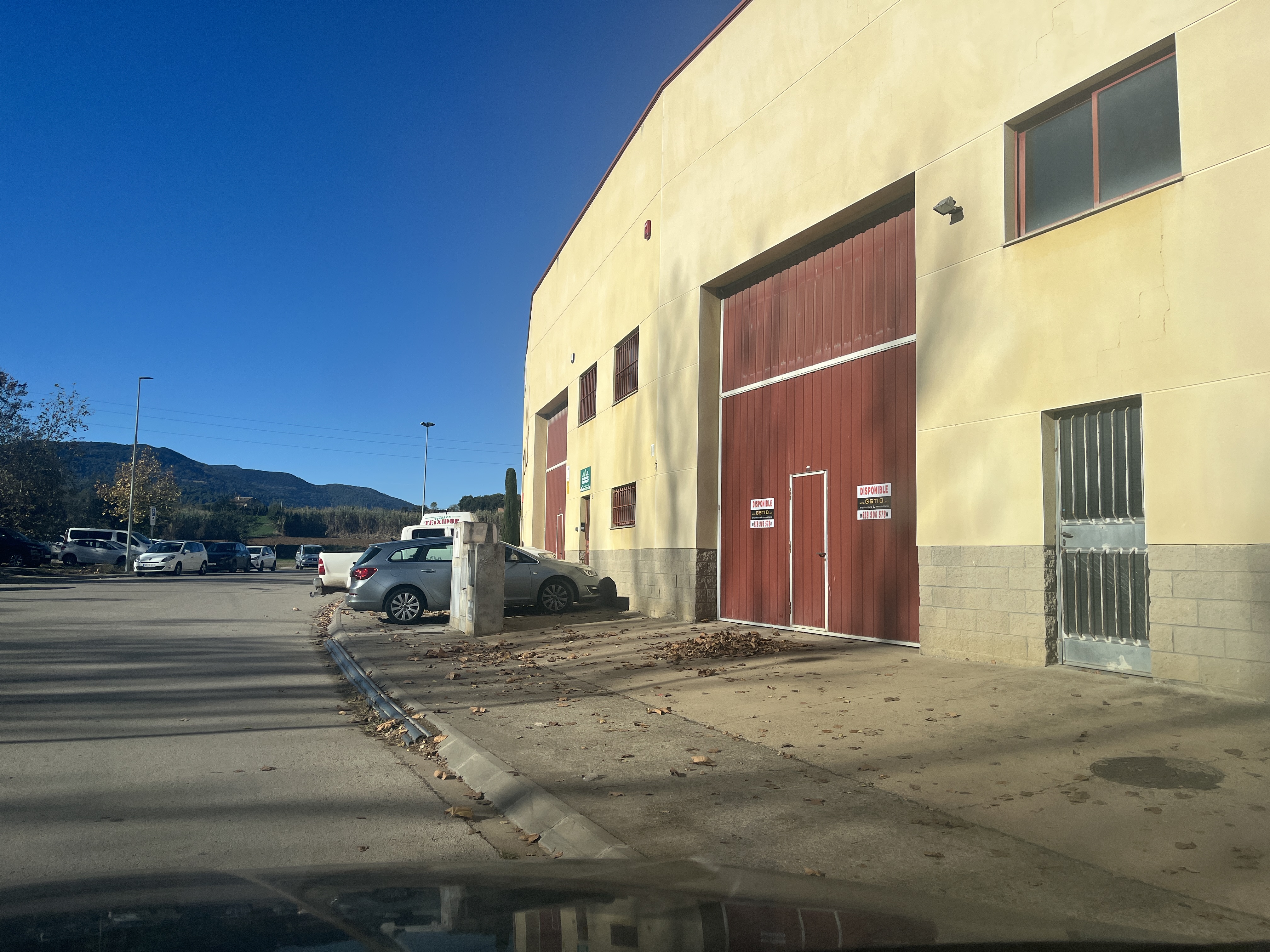 nau-industrial en cornella-del-terri ·  2200€