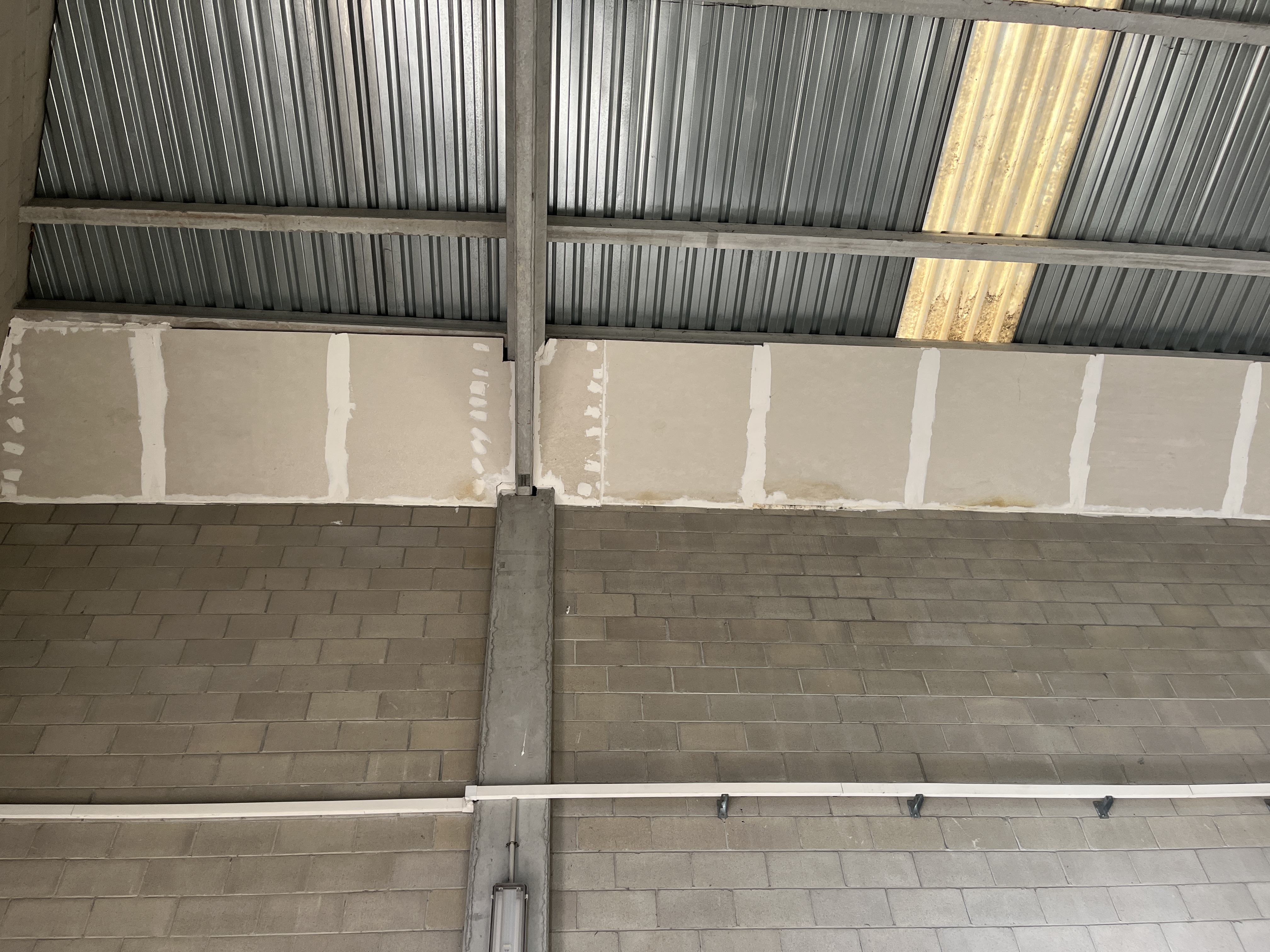 nau-industrial en cornella-del-terri ·  2200€