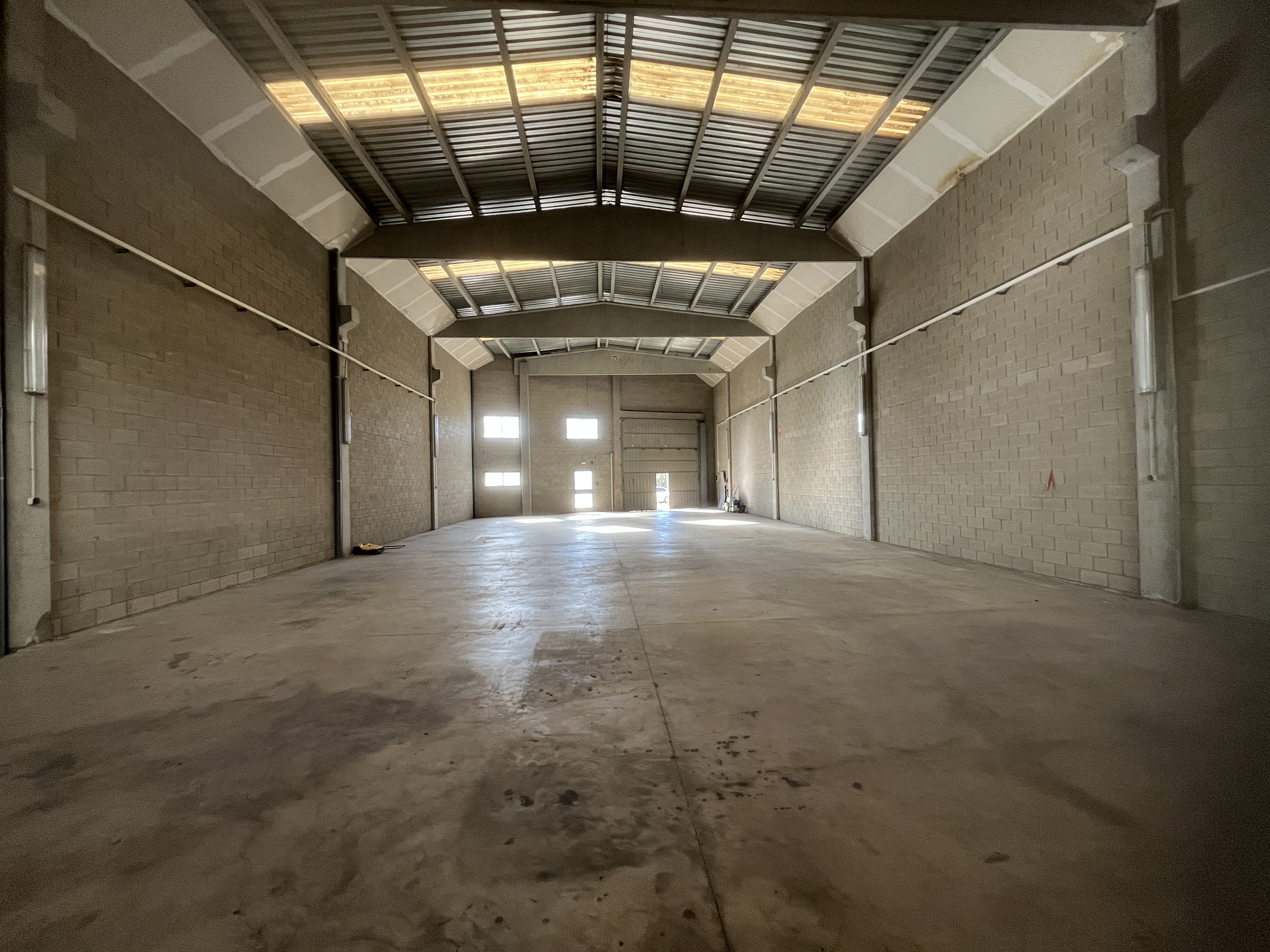 nau-industrial en cornella-del-terri ·  2200€