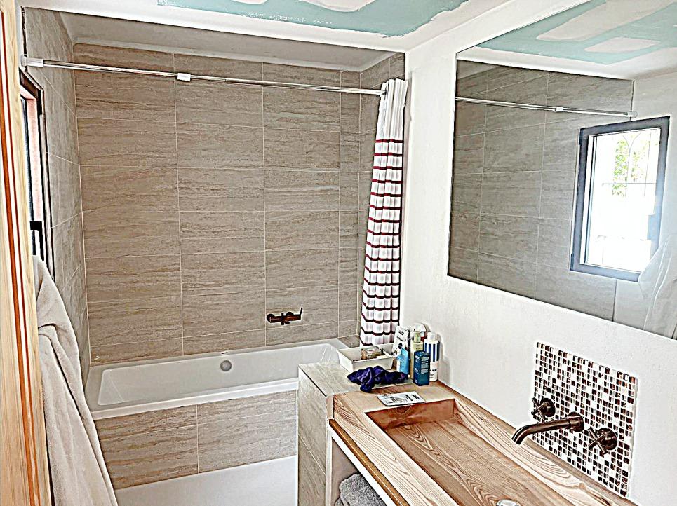 Elegante Villa Estilo Ibiza con Piscina y Palmeras / Precio 930 000