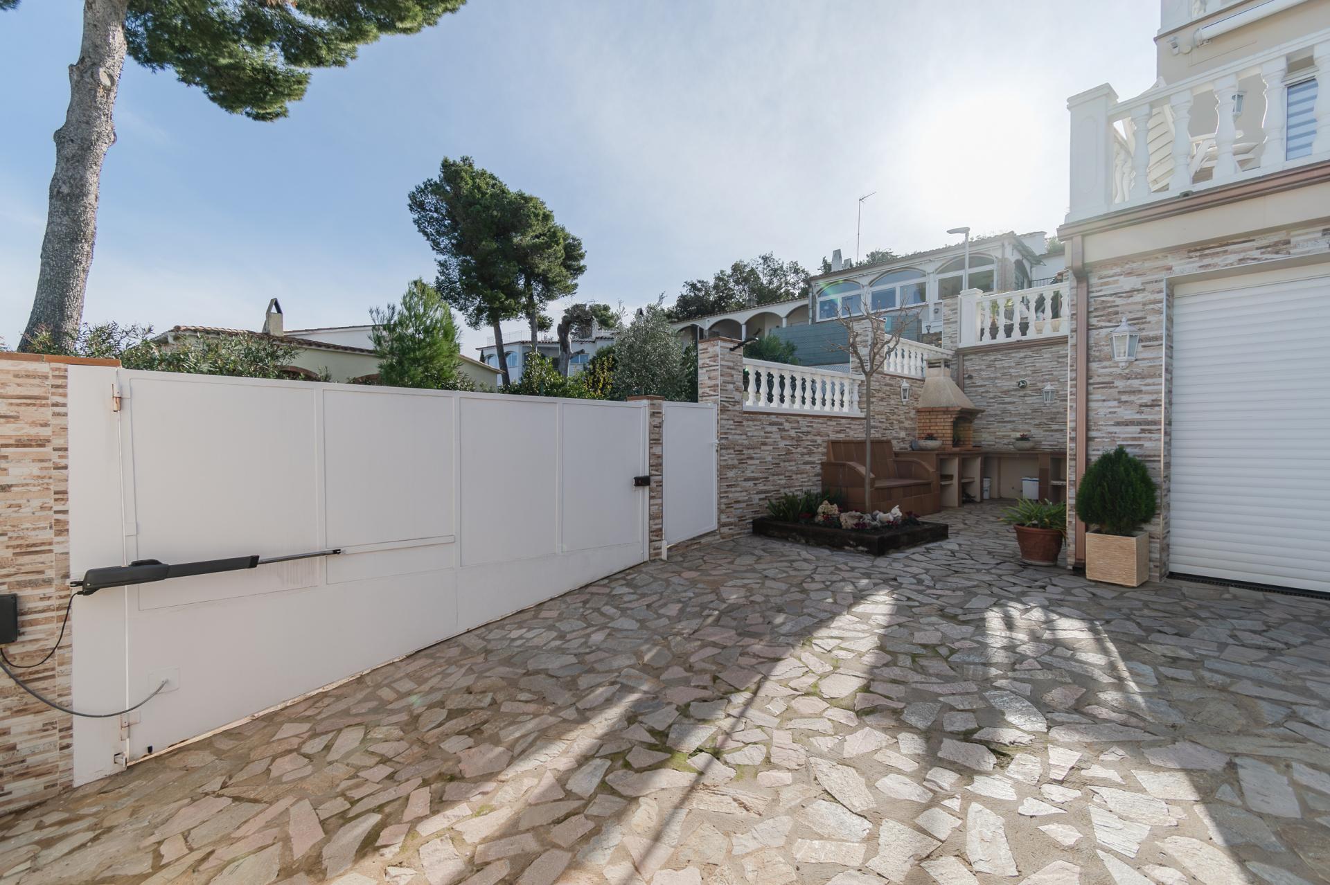 Casa Exclusiva en Masos de Pals   Vistas Panorámicas y Máximo Confort Espléndida vivienda en Masos de Pals