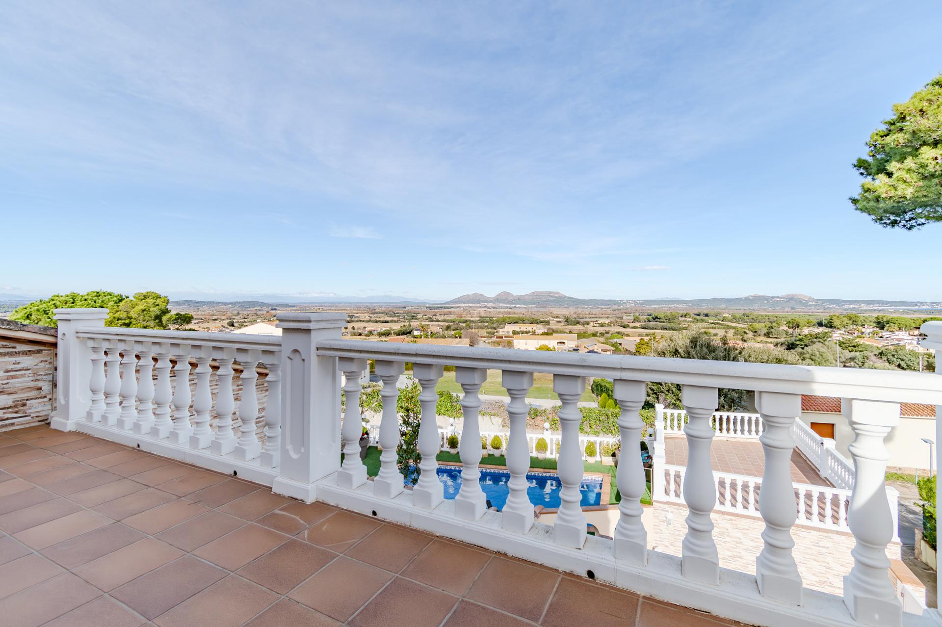 Casa Exclusiva en Masos de Pals   Vistas Panorámicas y Máximo Confort Espléndida vivienda en Masos de Pals