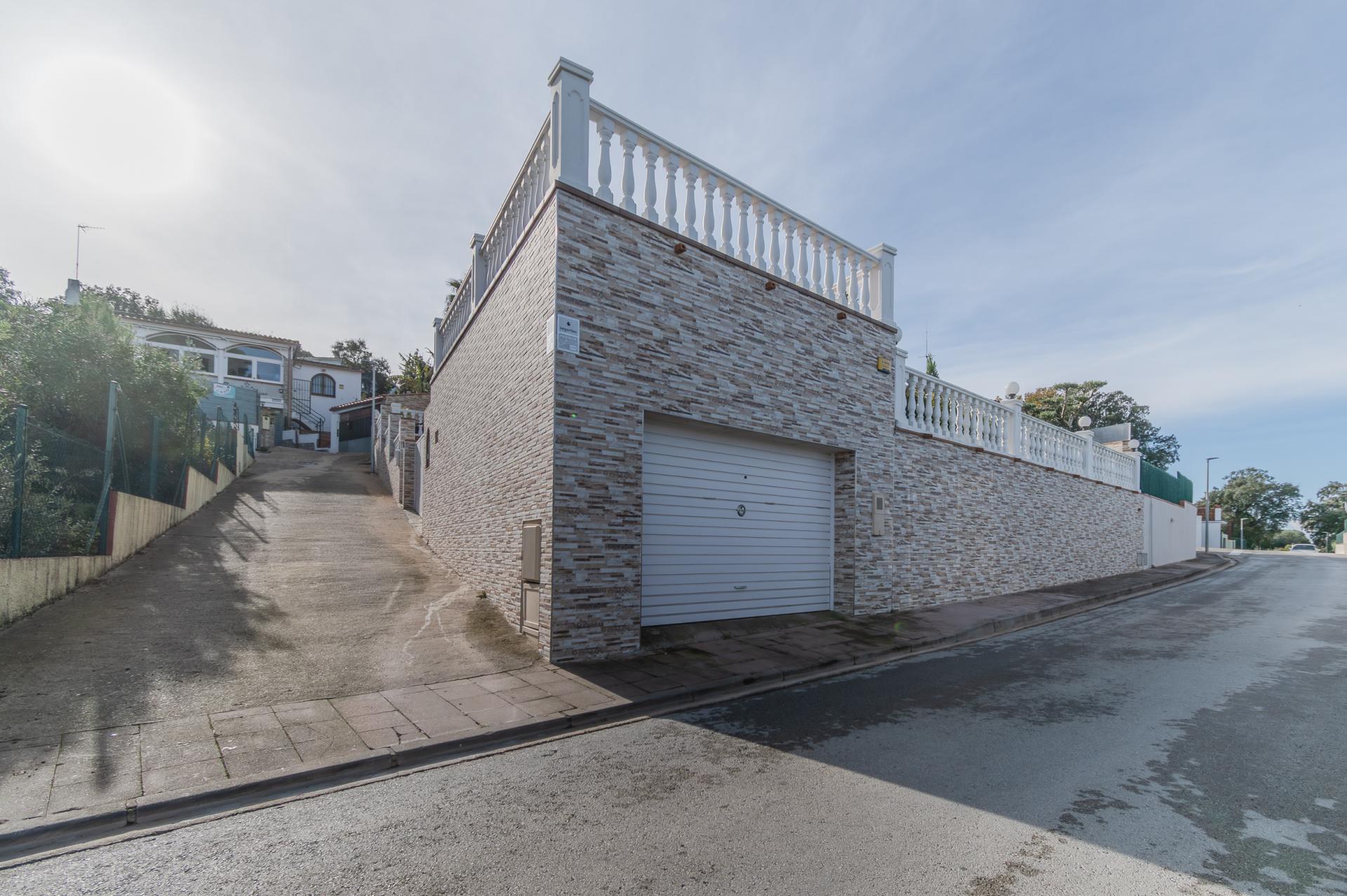 Casa Exclusiva en Masos de Pals   Vistas Panorámicas y Máximo Confort Espléndida vivienda en Masos de Pals