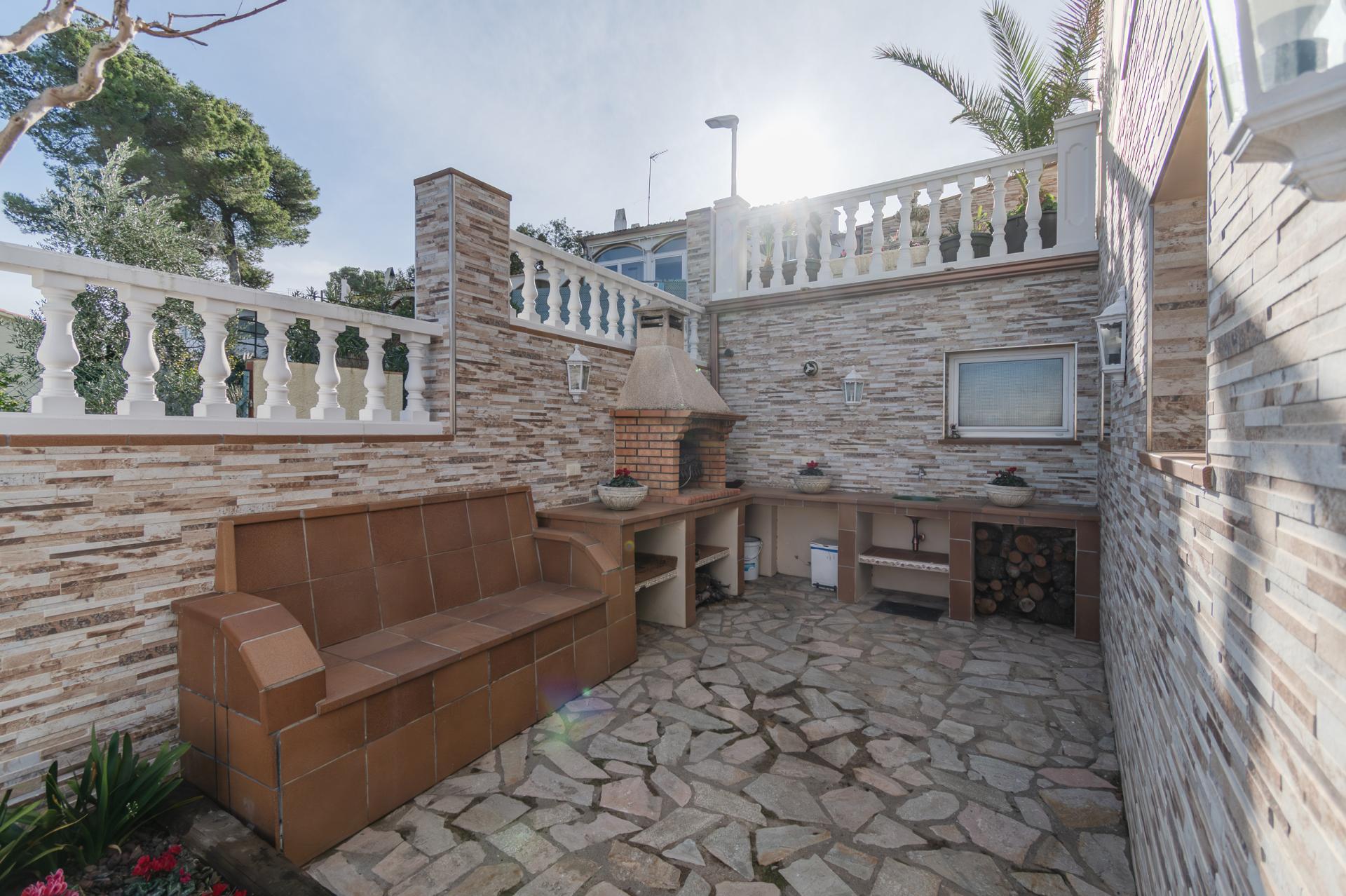 Casa Exclusiva en Masos de Pals   Vistas Panorámicas y Máximo Confort Espléndida vivienda en Masos de Pals