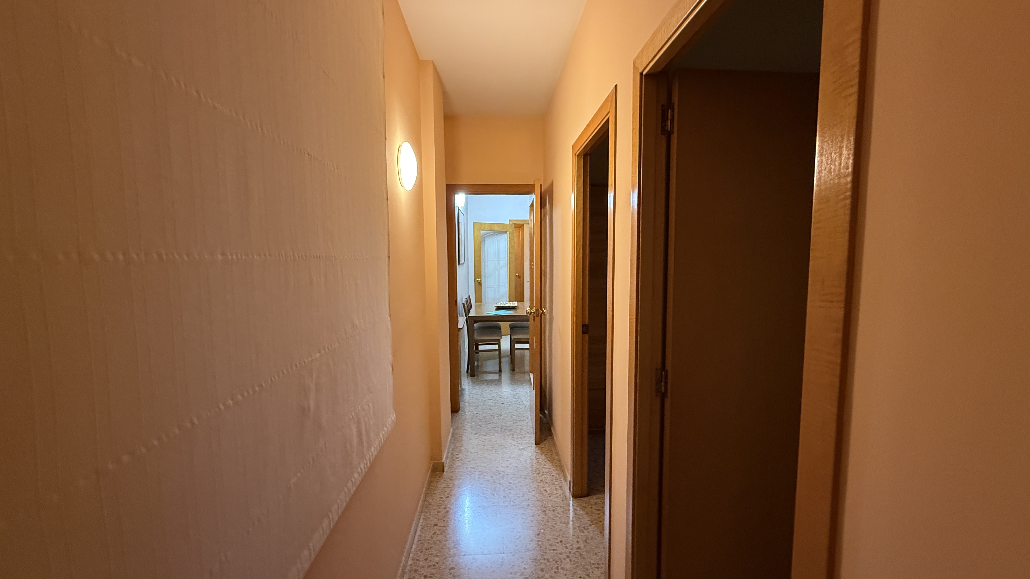 Descubre este acogedor piso en  la zona de Almeda...