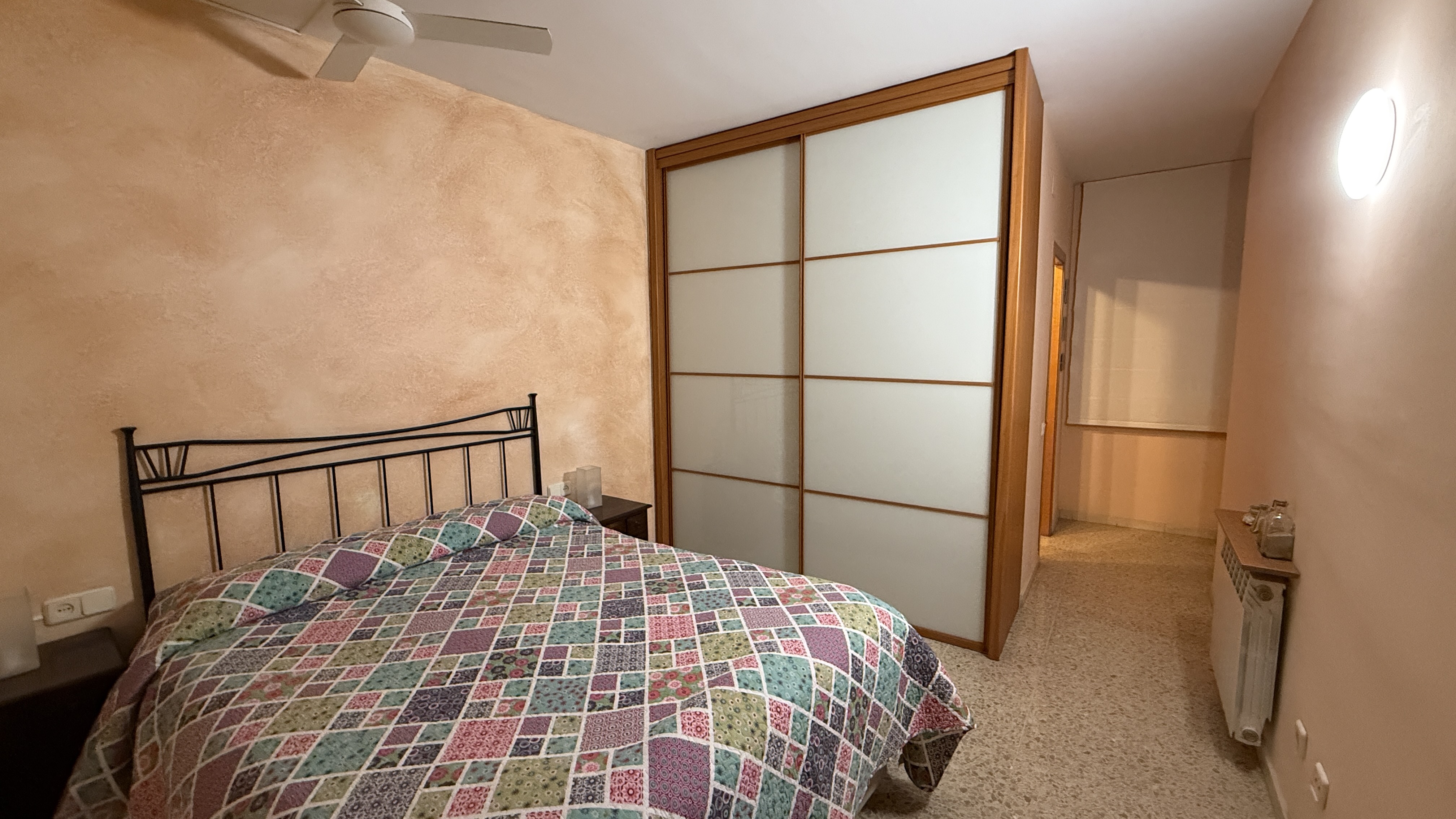 Descubre este acogedor piso en  la zona de Almeda...