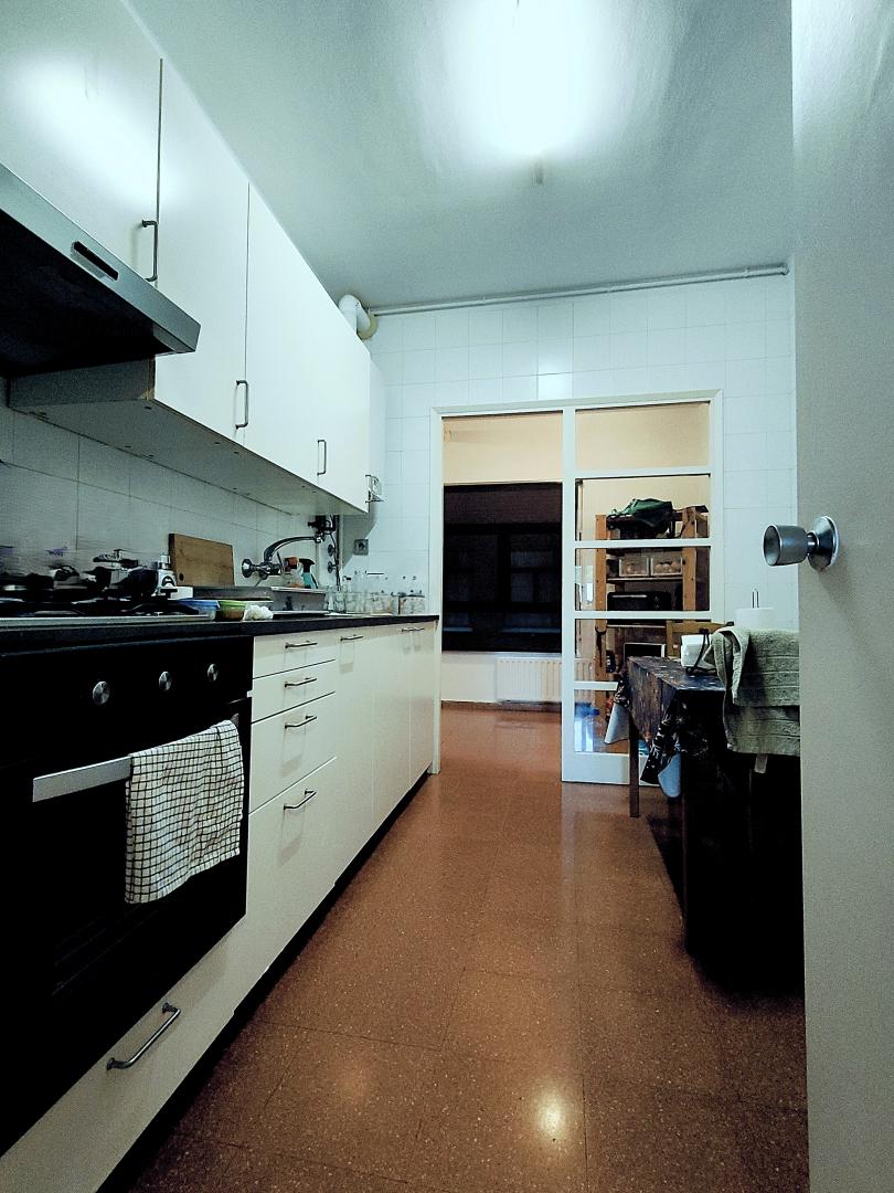 Se presenta una oportunidad única para adquirir un encantador piso...