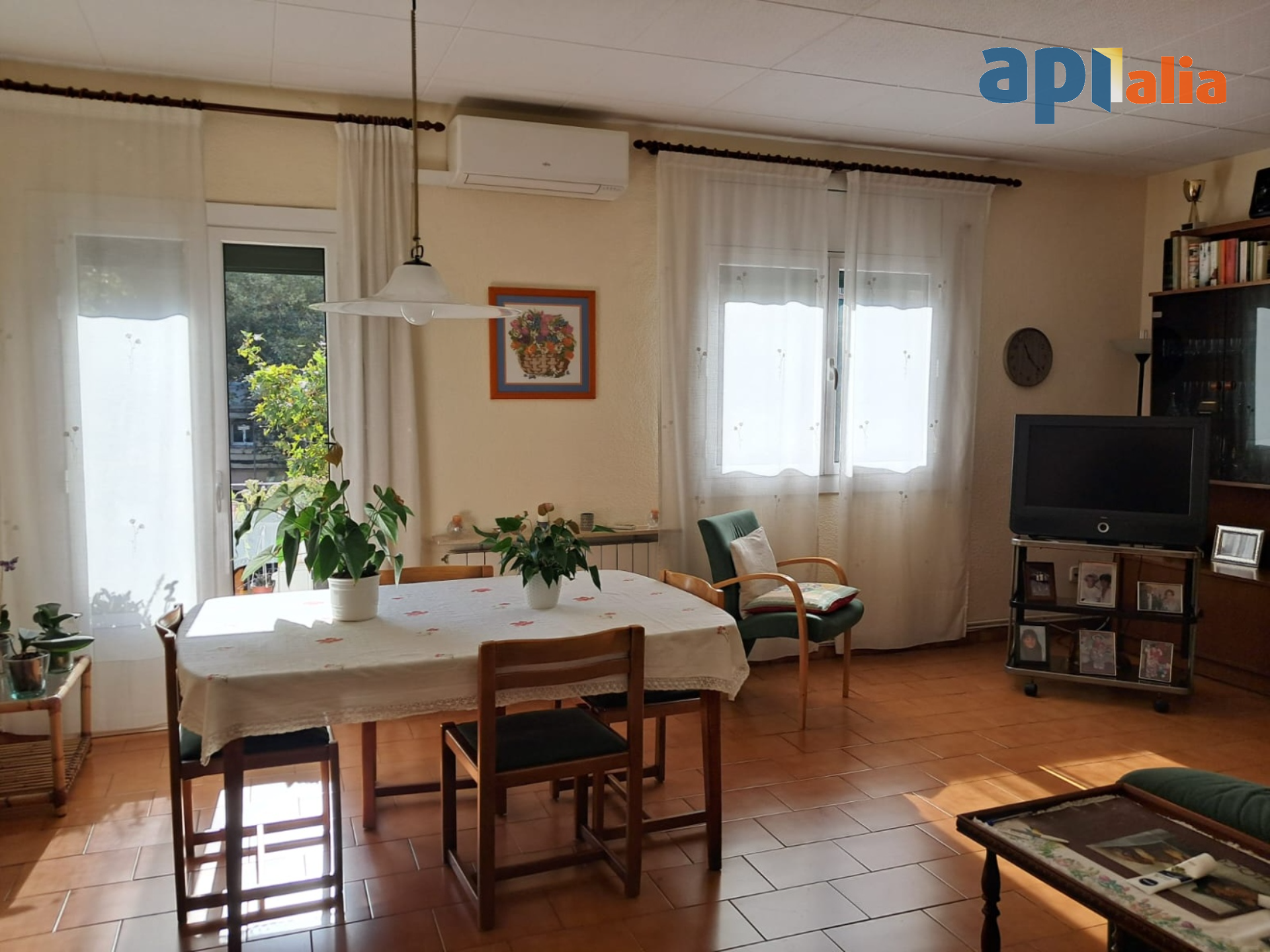 PISO EN VENTA/4 HAB./ 1 BAÑO/ASCENSOR/GRAN VIA CORTS CATALANES
