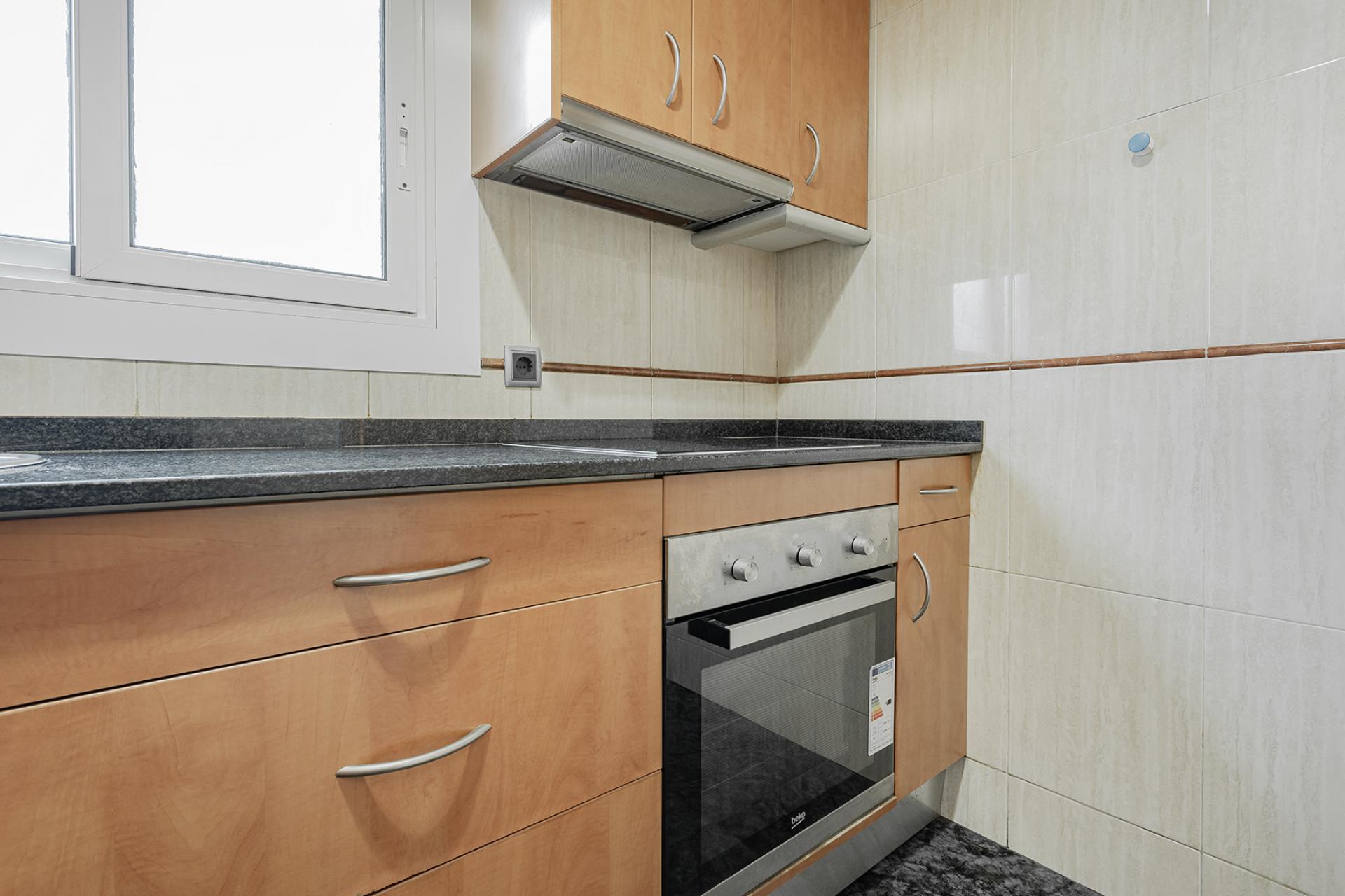 DATOS DE INTERÉS
 IBI: 276,32  ANUAL
 COMUNIDAD: 50,34 ...