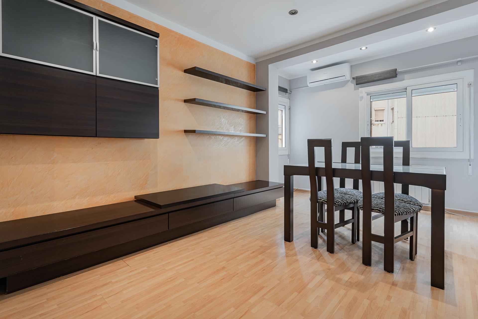 DATOS DE INTERÉS
 IBI: 276,32  ANUAL
 COMUNIDAD: 50,34 ...