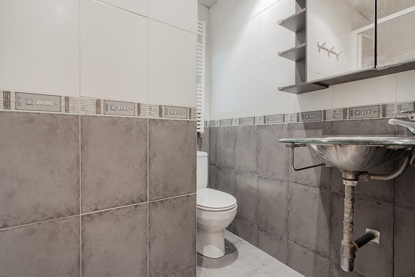 DATOS DE INTERÉS
 IBI: 276,32  ANUAL
 COMUNIDAD: 50,34 ...