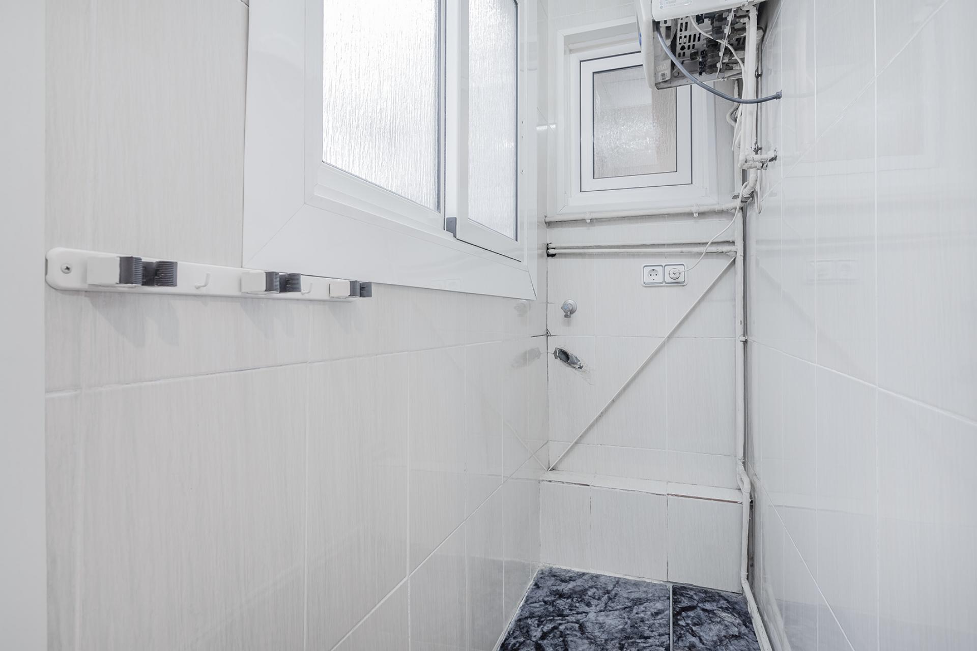 DATOS DE INTERÉS
 IBI: 276,32  ANUAL
 COMUNIDAD: 50,34 ...