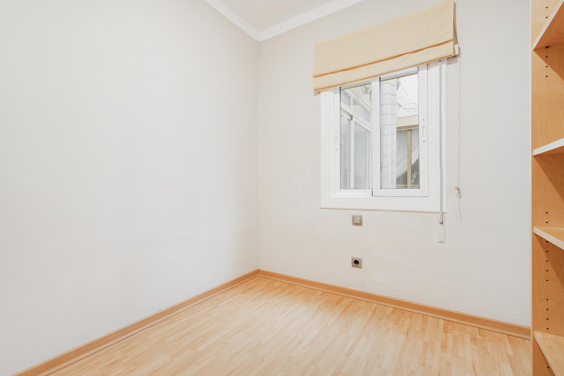 DATOS DE INTERÉS
 IBI: 276,32  ANUAL
 COMUNIDAD: 50,34 ...