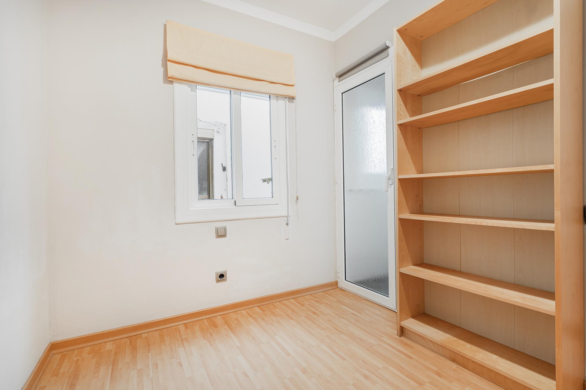 DATOS DE INTERÉS
 IBI: 276,32  ANUAL
 COMUNIDAD: 50,34 ...