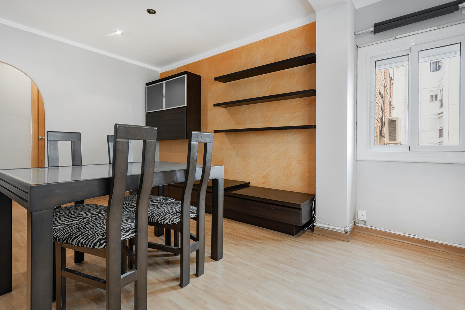 DATOS DE INTERÉS
 IBI: 276,32  ANUAL
 COMUNIDAD: 50,34 ...