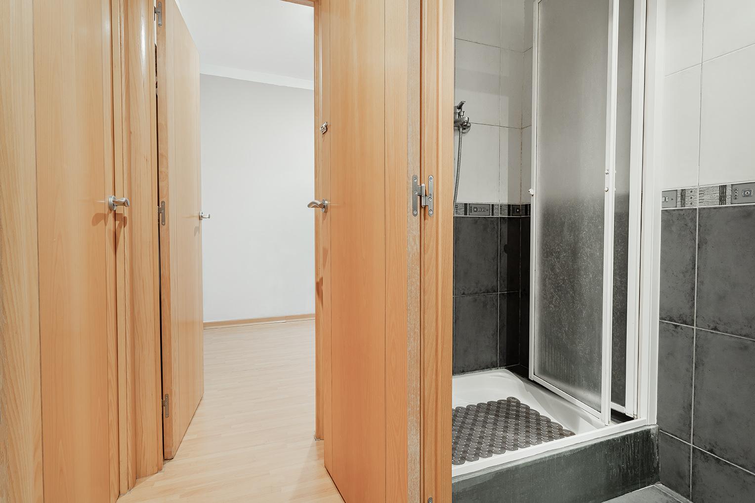 DATOS DE INTERÉS
 IBI: 276,32  ANUAL
 COMUNIDAD: 50,34 ...