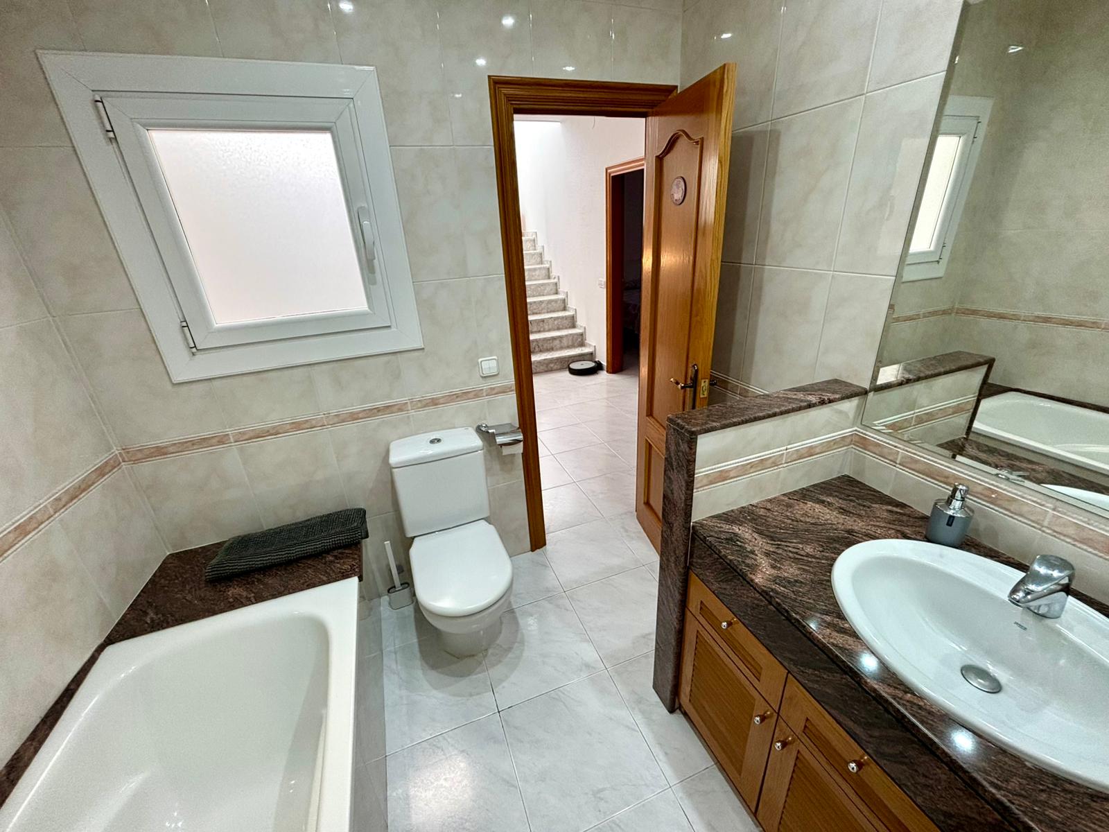 CASA CENTRICA BEN SITUADA