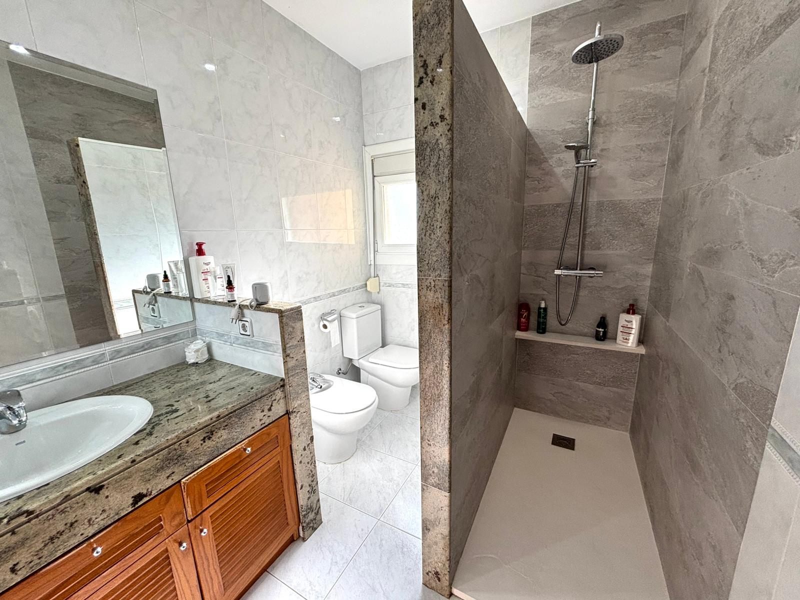 CASA CENTRICA BEN SITUADA