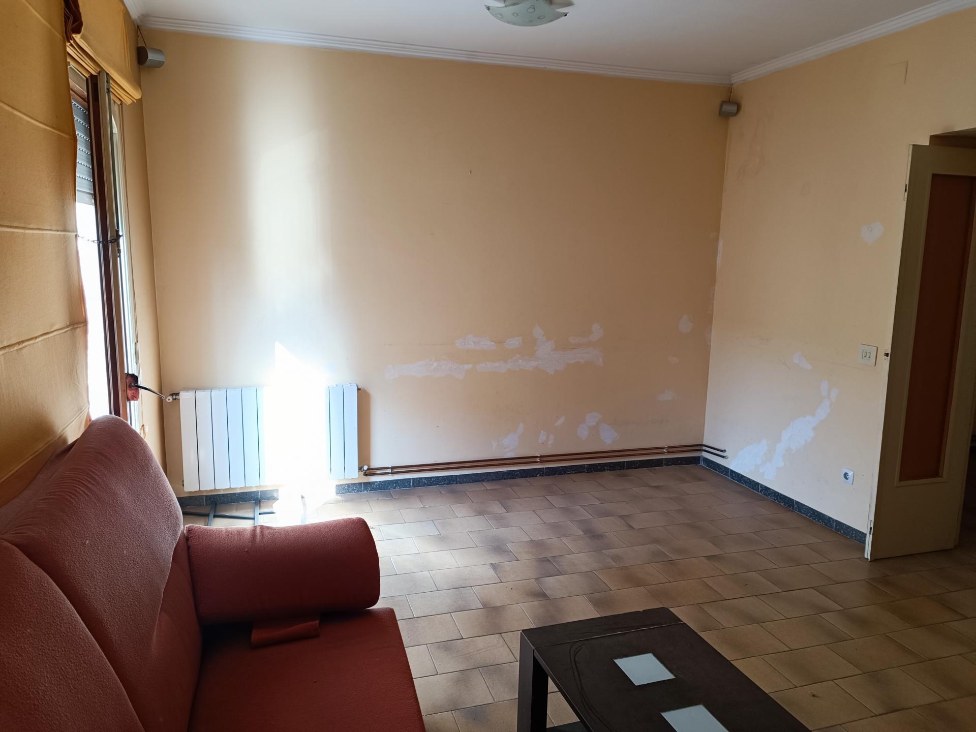 PIS CENTRE DEL POBLE MOLT AMPLI