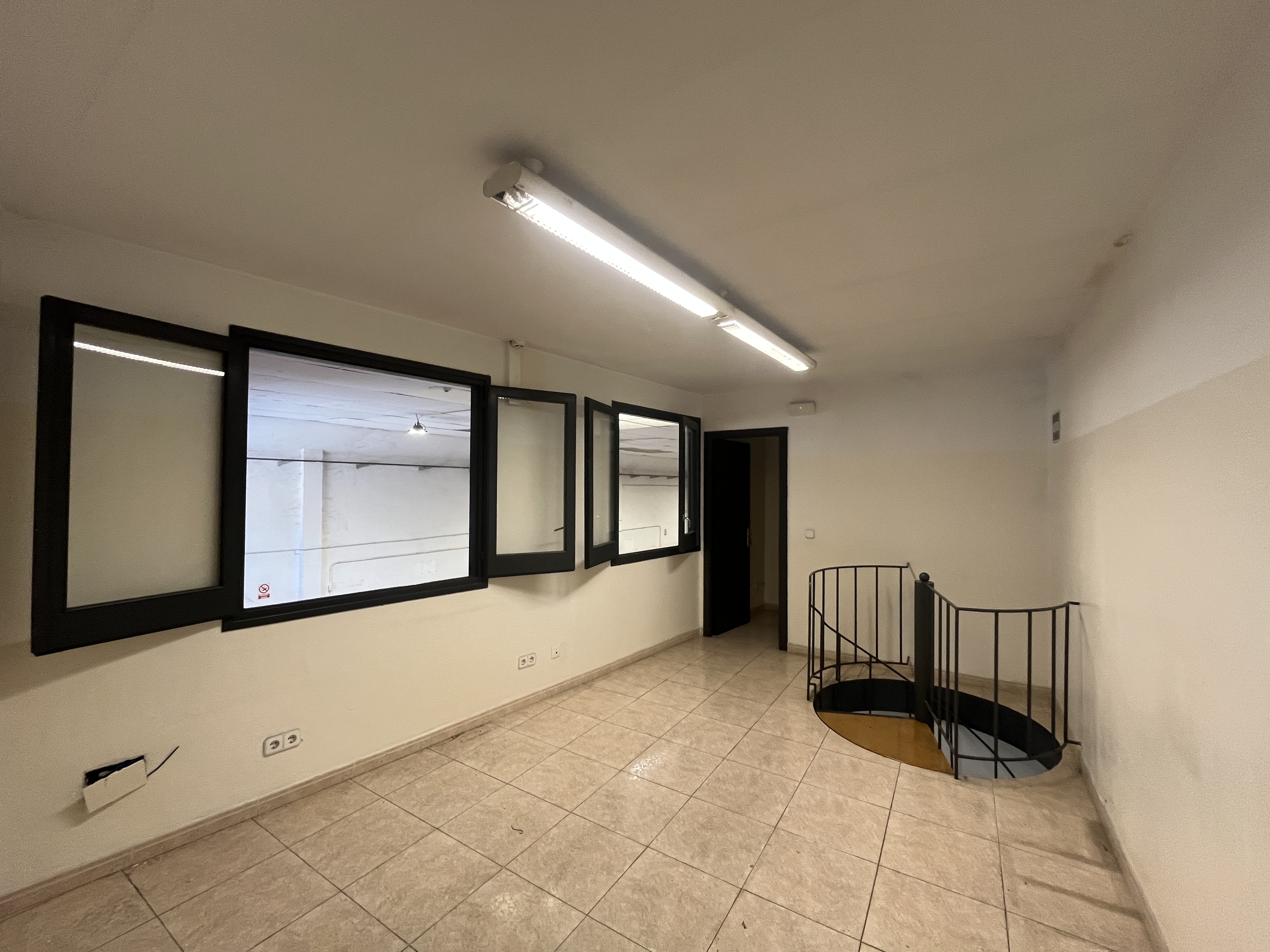nau-industrial en girona · vila-roja 390000€