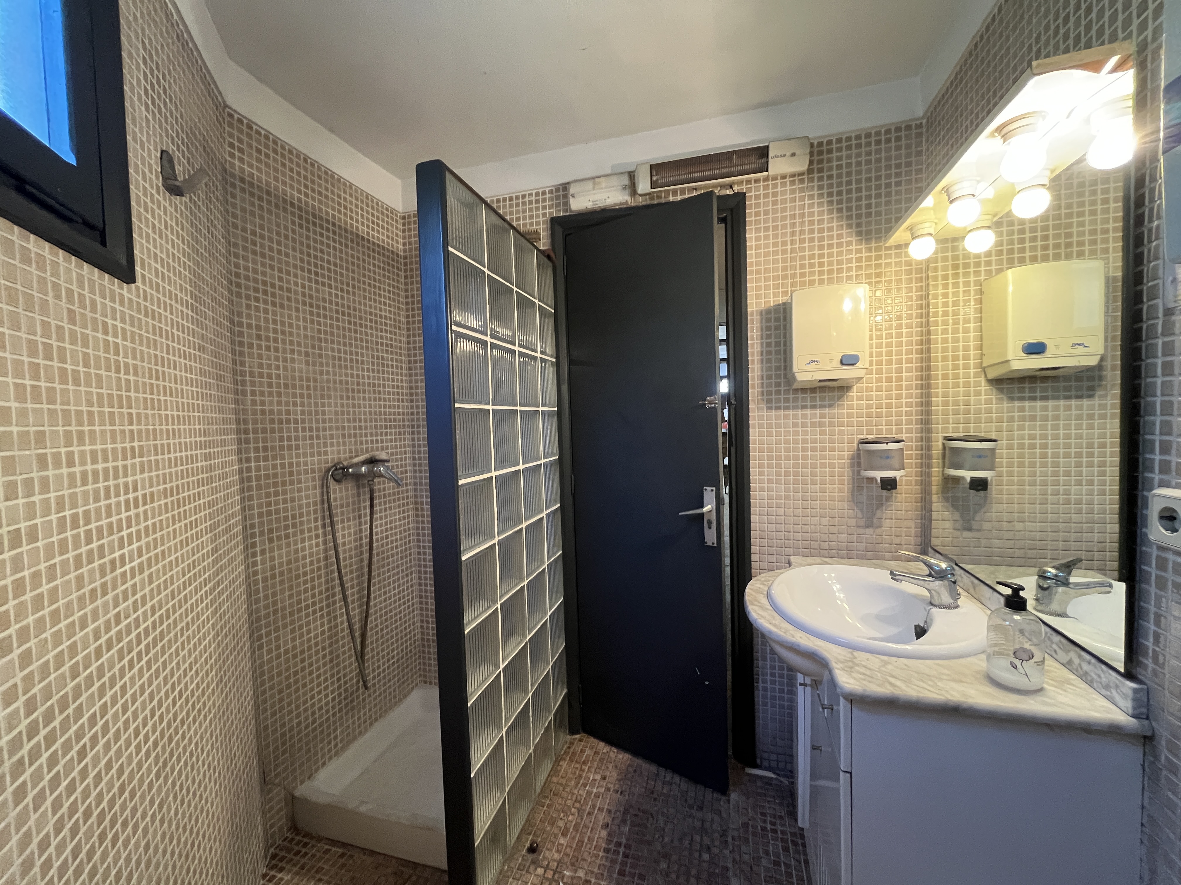 nau-industrial en girona · vila-roja 390000€