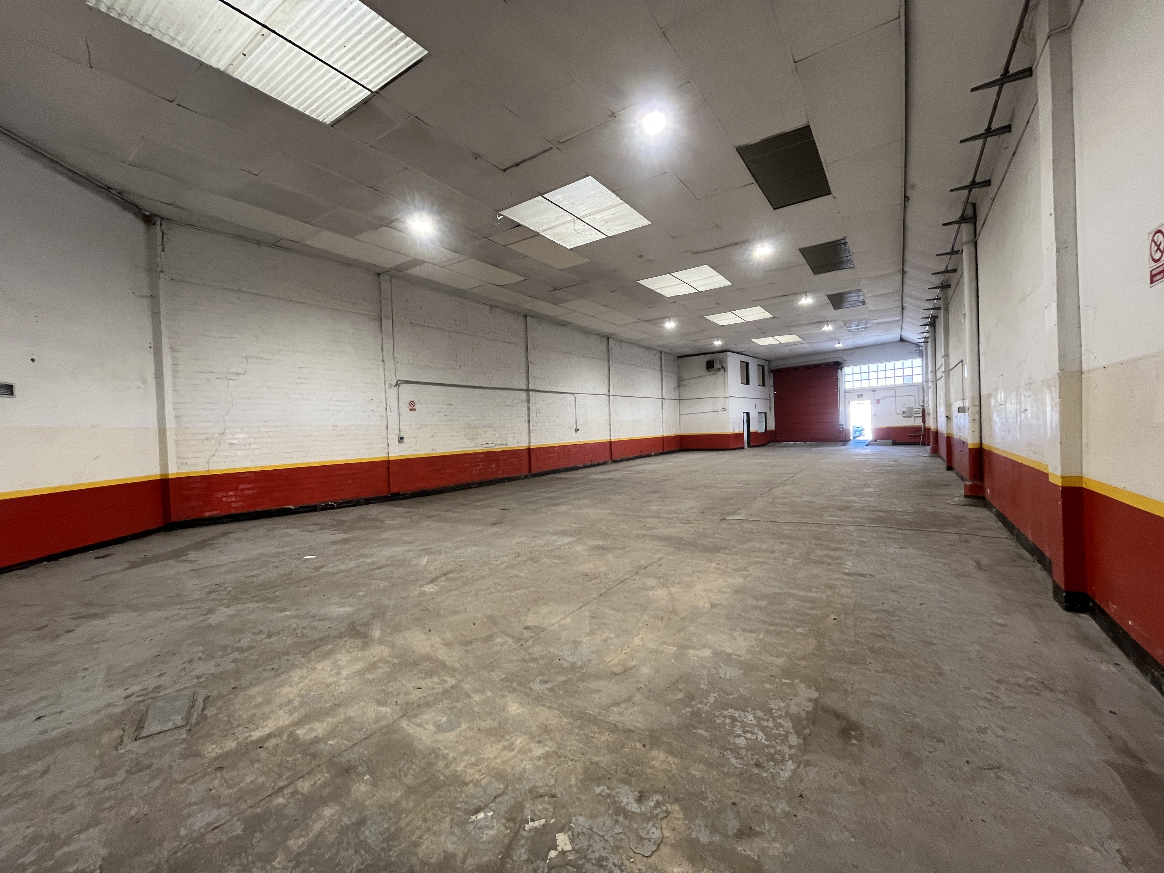 nau-industrial en girona · vila-roja 390000€