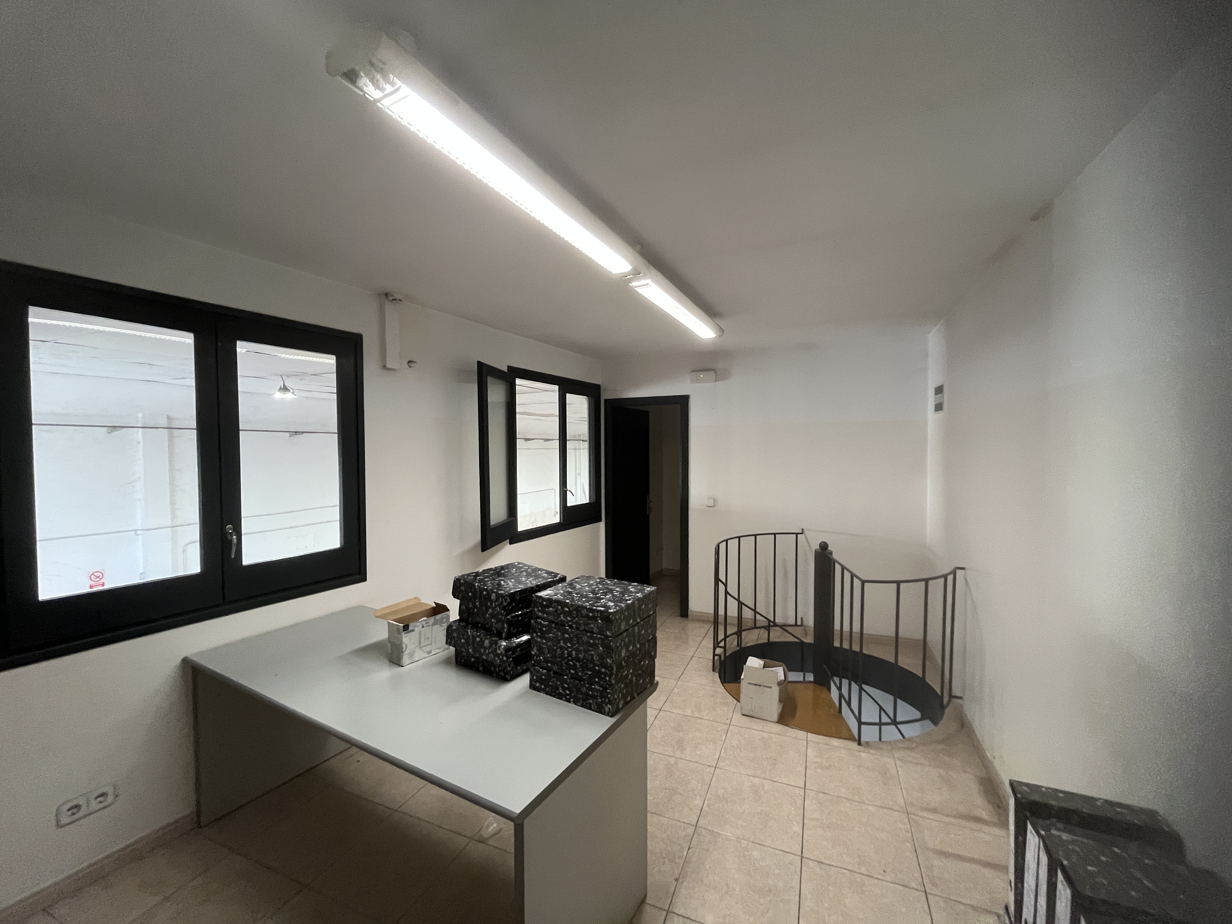 nau-industrial en girona · vila-roja 390000€