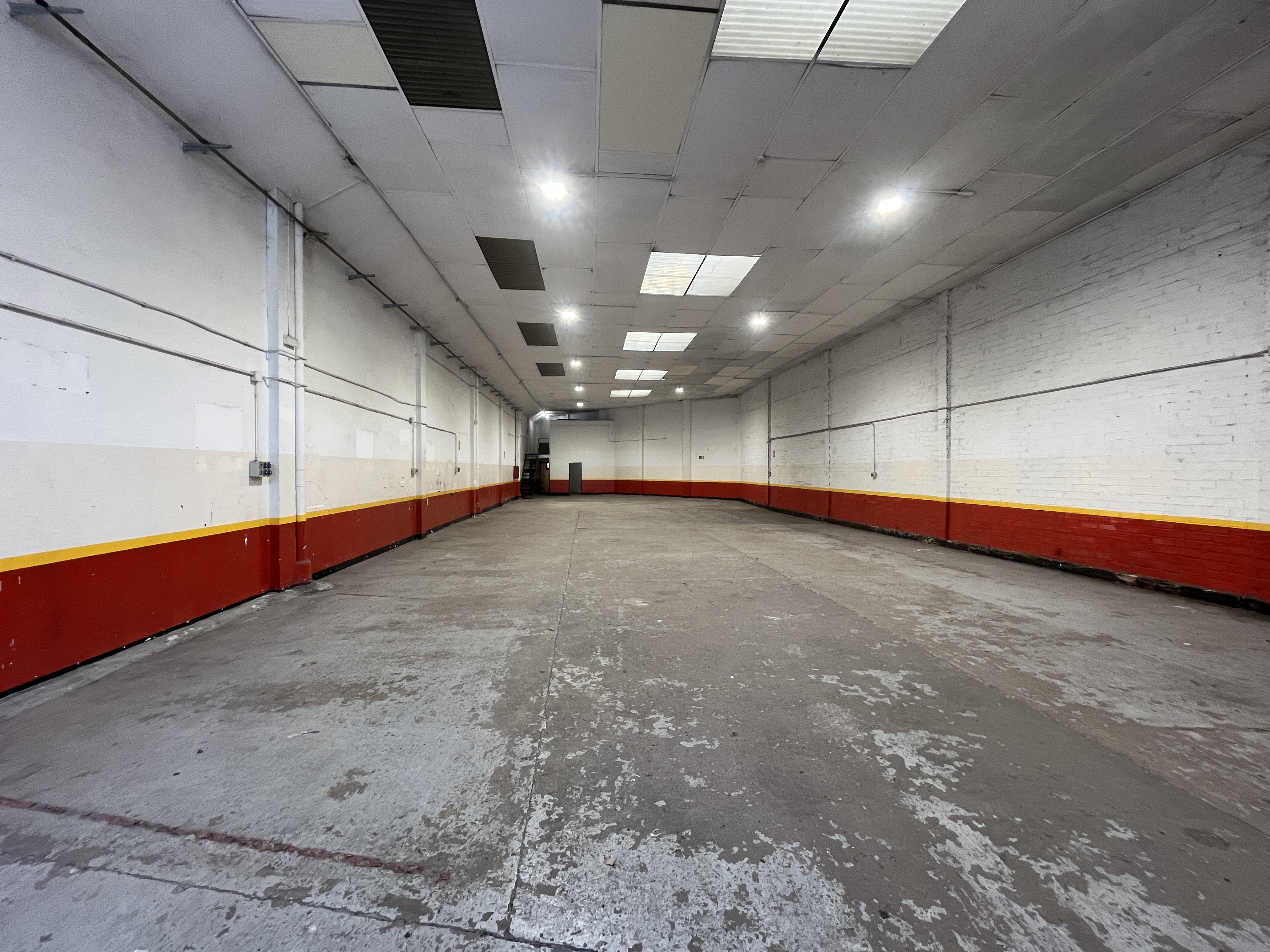 nau-industrial en girona · vila-roja 390000€