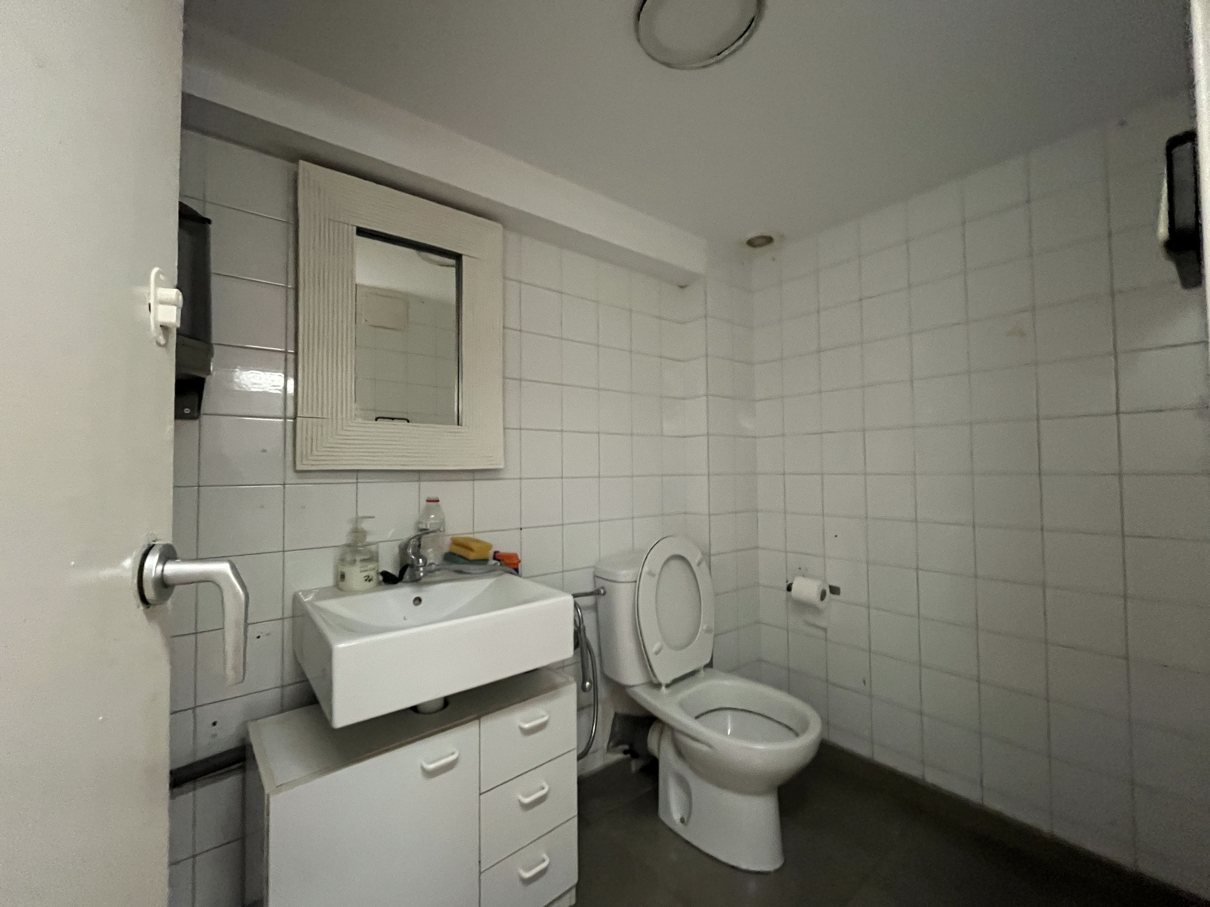 locales-comerciales en girona · eixample 1250€