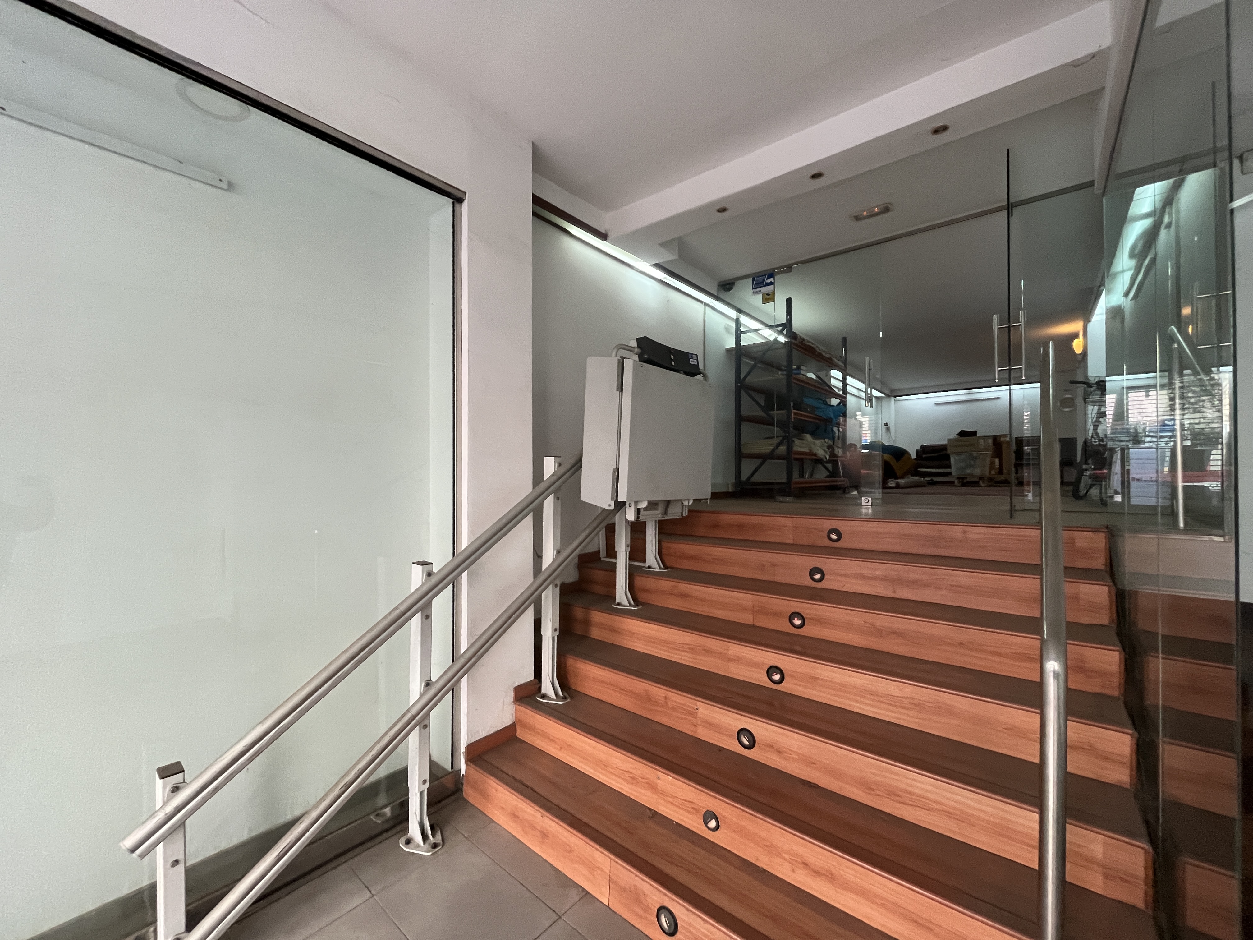 locales-comerciales en girona · eixample 1250€