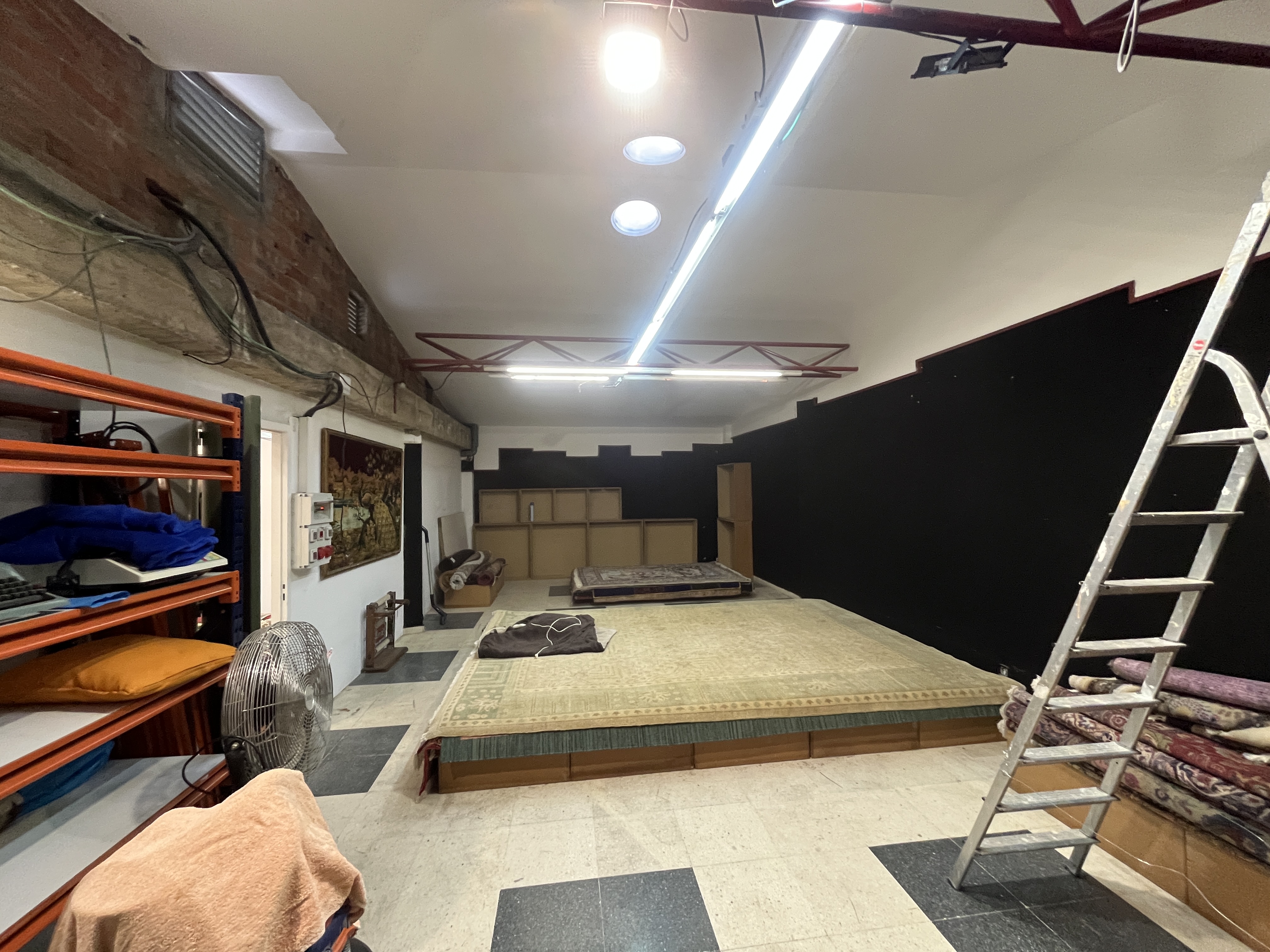 locales-comerciales en girona · eixample 1250€