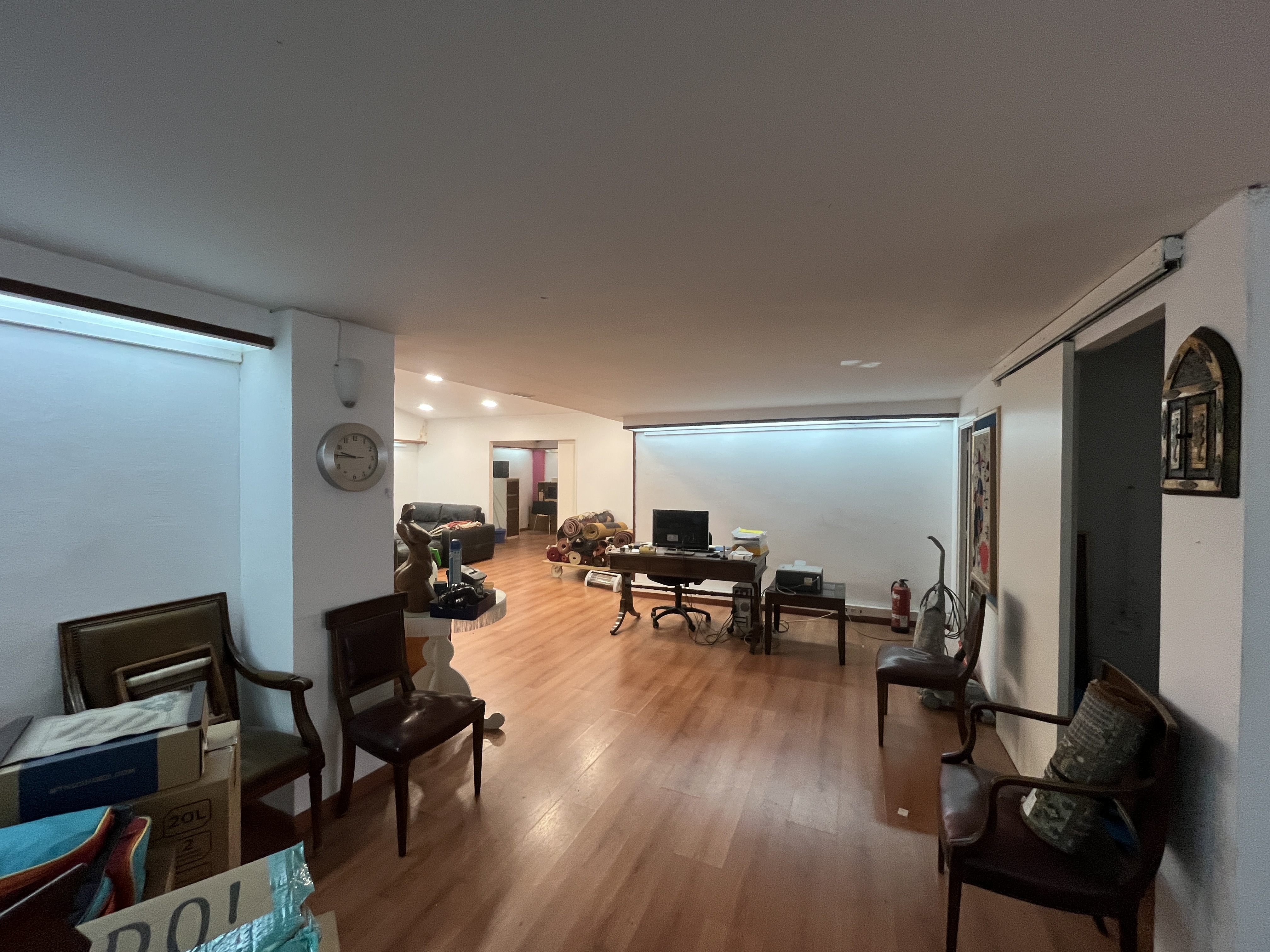 locales-comerciales en girona · eixample 1250€