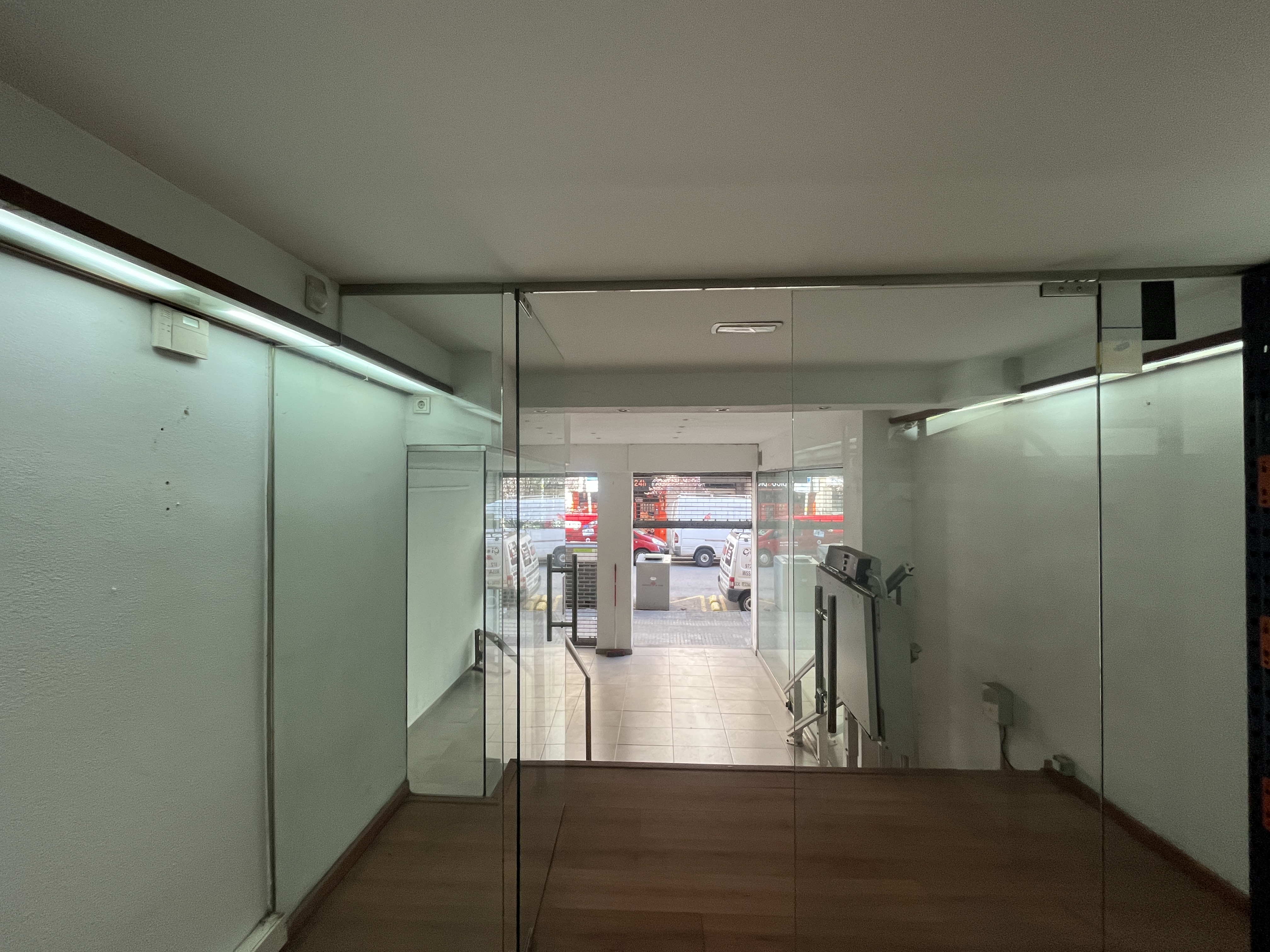 locales-comerciales en girona · eixample 1250€
