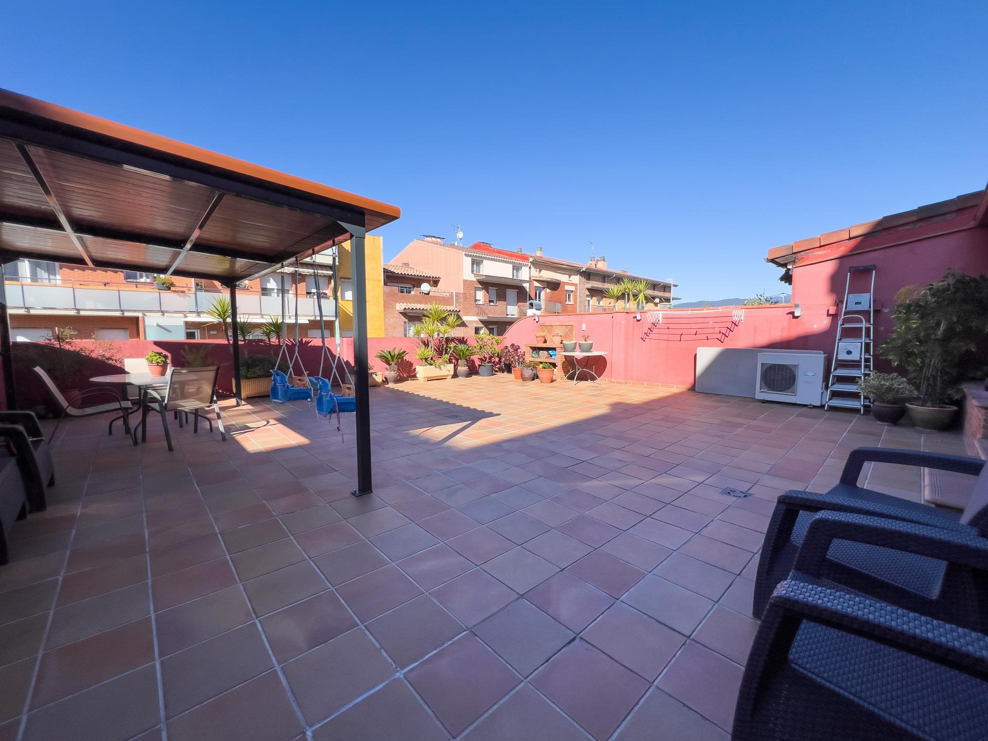 Planta baja con gran terraza en Calle Andalusia   Les Franqueses del Vallès