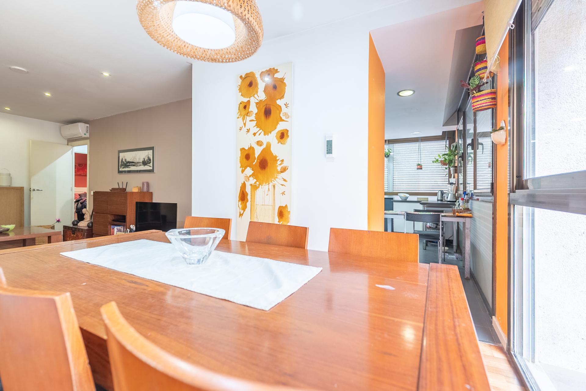 Imagina vivir en un bajo con piscina en Barcelona, en...