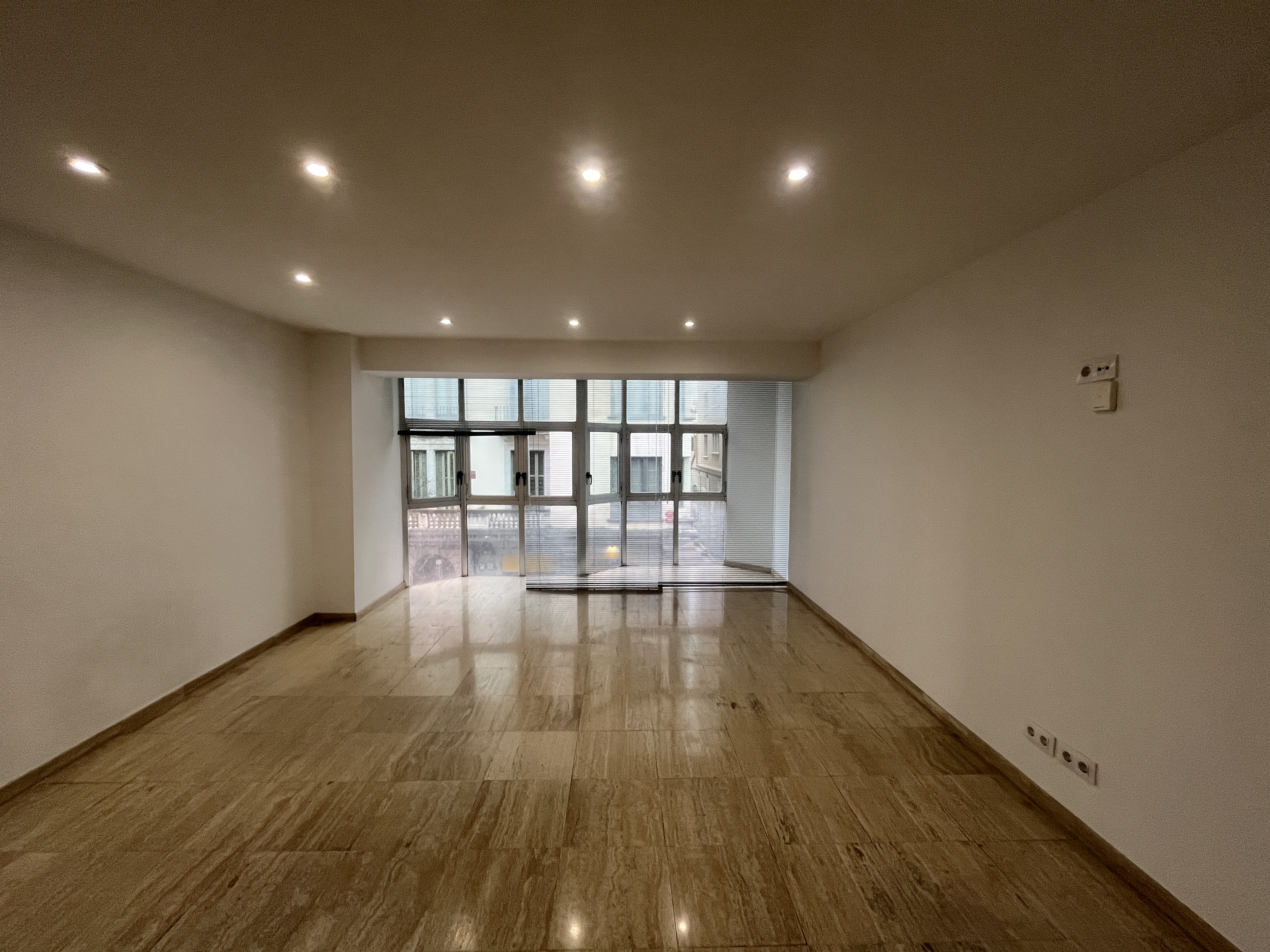 oficines en girona · santa-eugenia 300000€