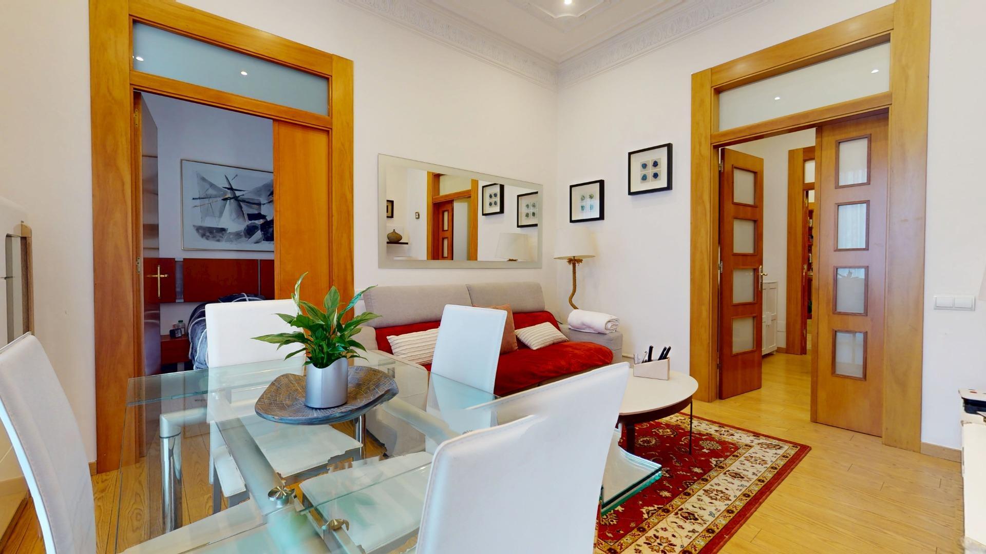 Exclusivo Piso en La Dreta de l'Eixample, Barcelona - Ideal para Entrar a Vivir