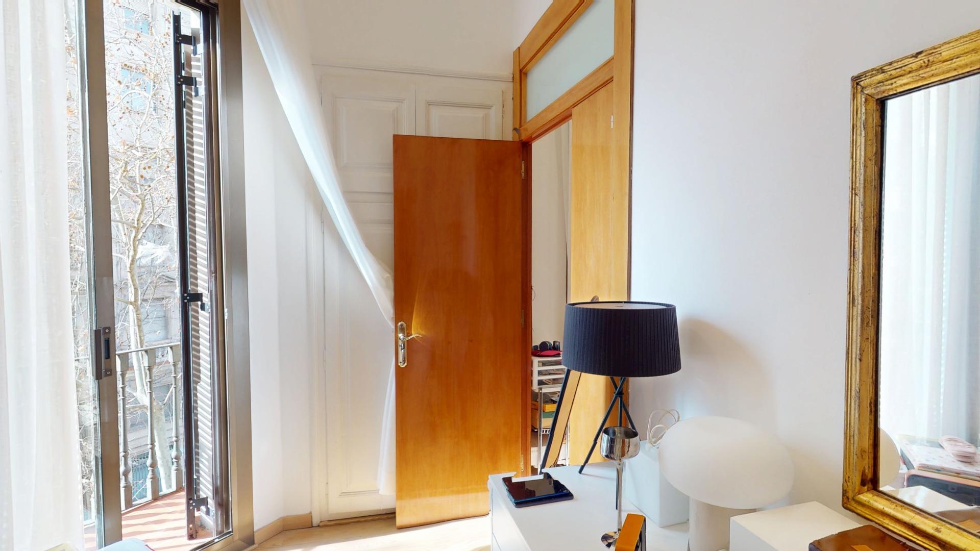 Exclusivo Piso en La Dreta de l'Eixample, Barcelona - Ideal para Entrar a Vivir