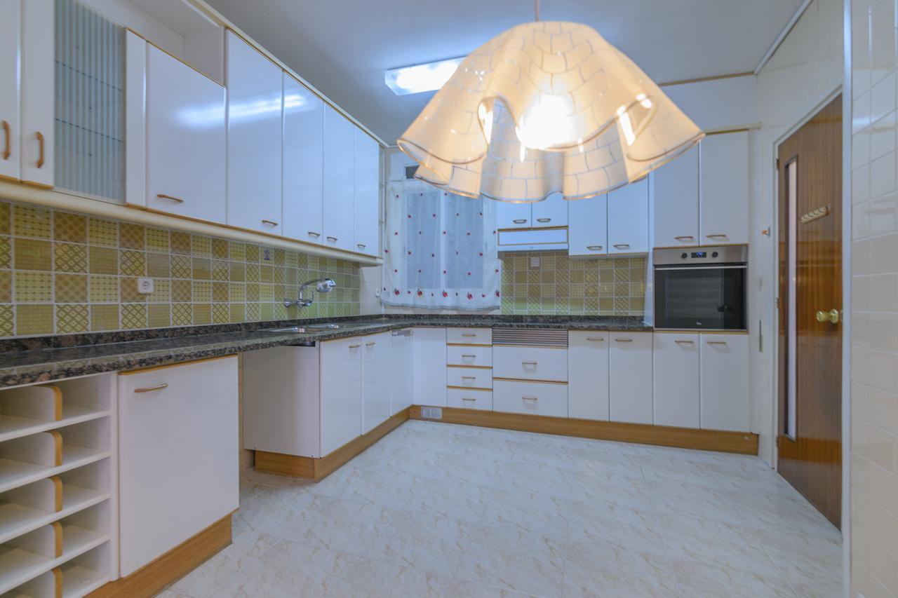 Amplio piso ubicado en calle Balmes