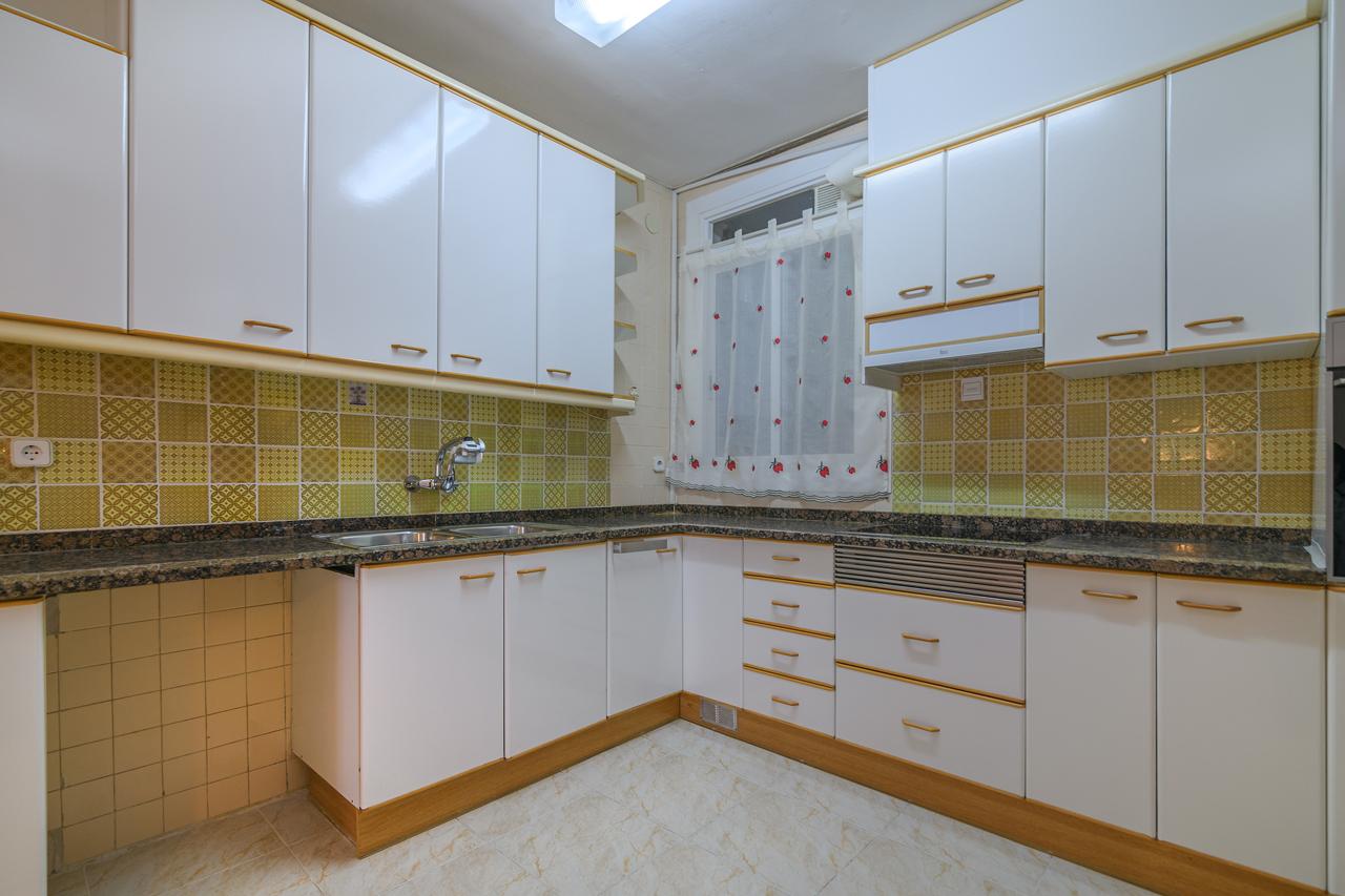 Amplio piso ubicado en calle Balmes