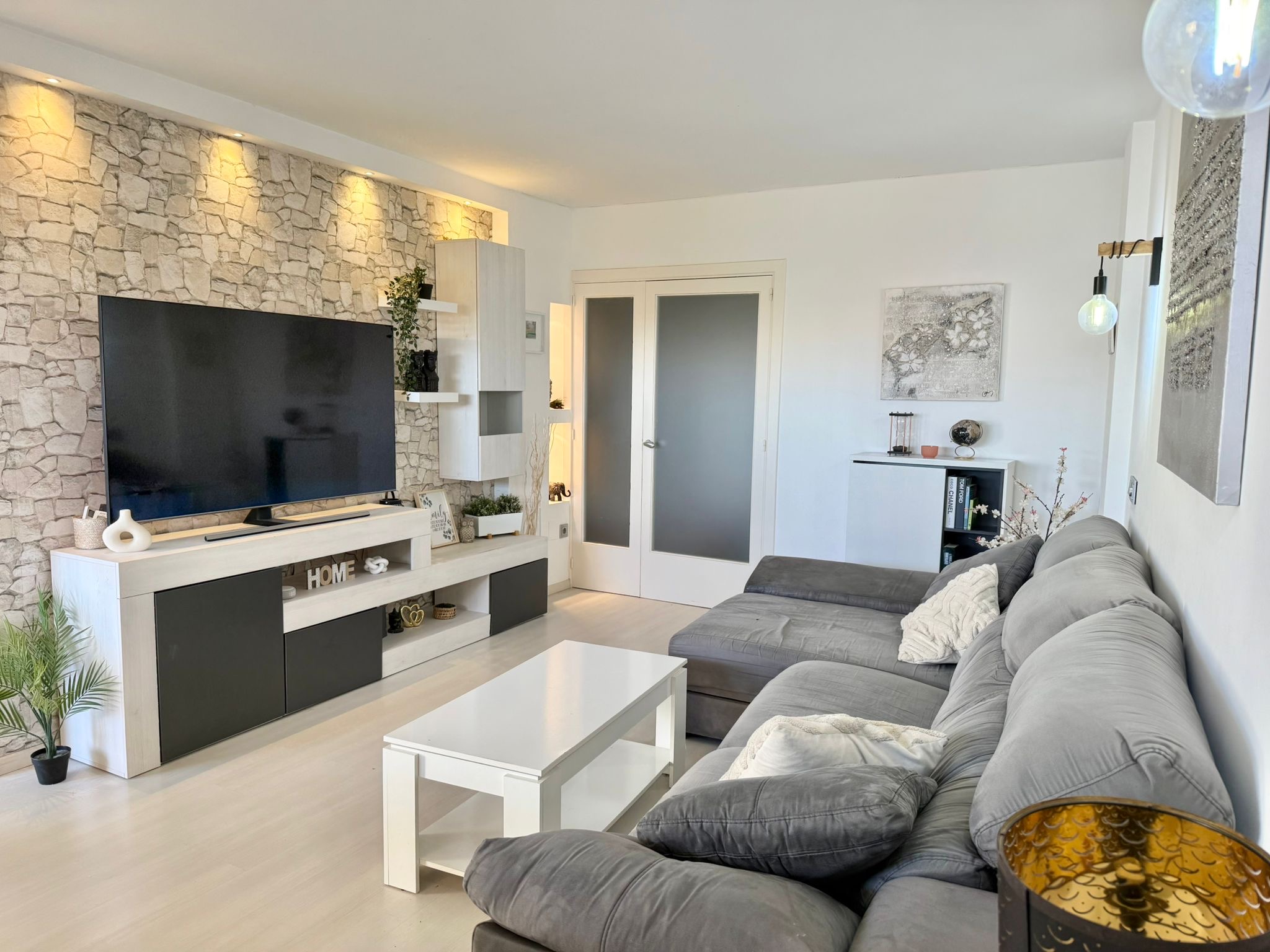 Piso de 3 habitaciones con terraza en Playa d en Bossa   Alquiler de temporada